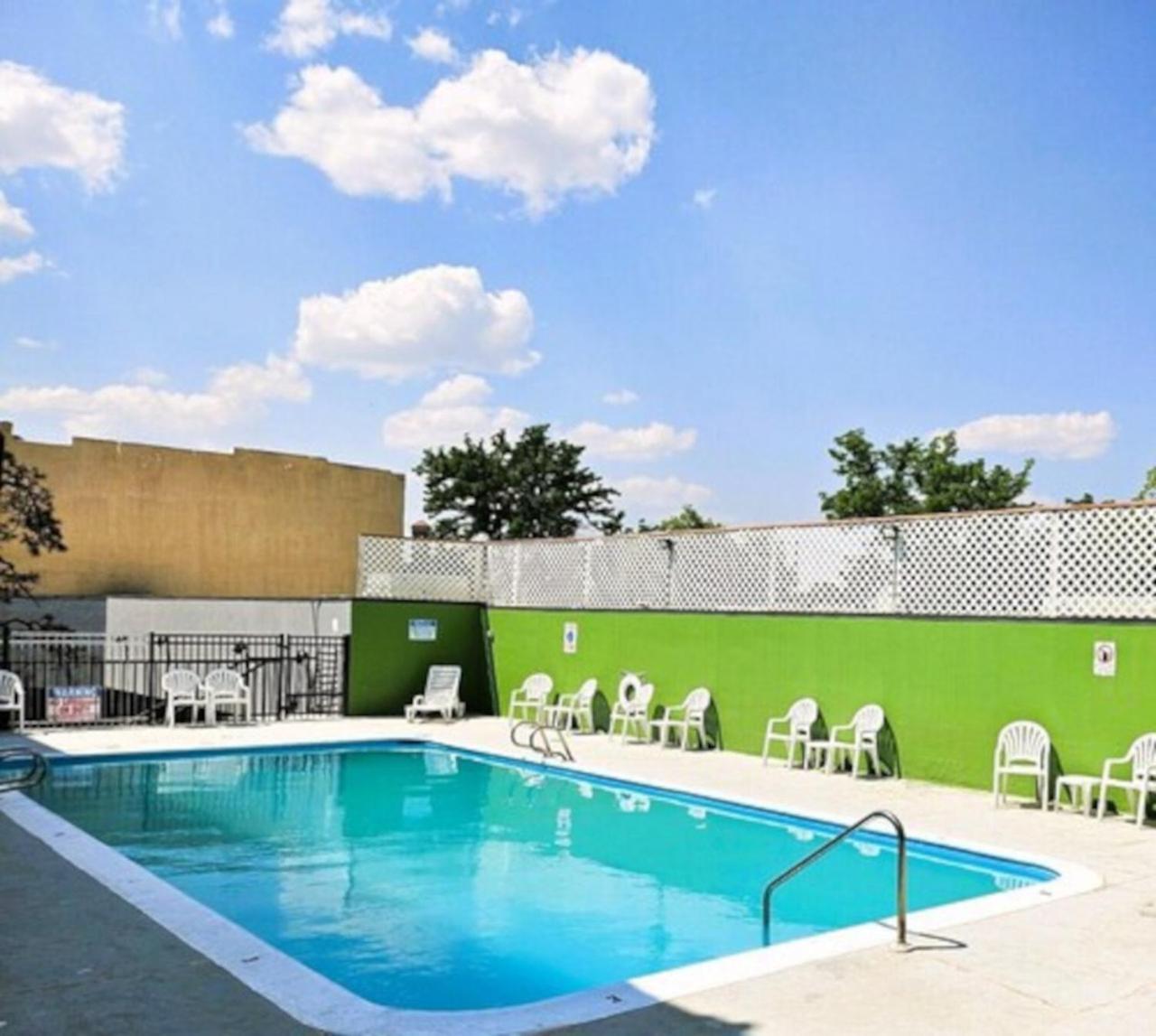 Super 8 by Wyndham Great Falls City Center photo 24