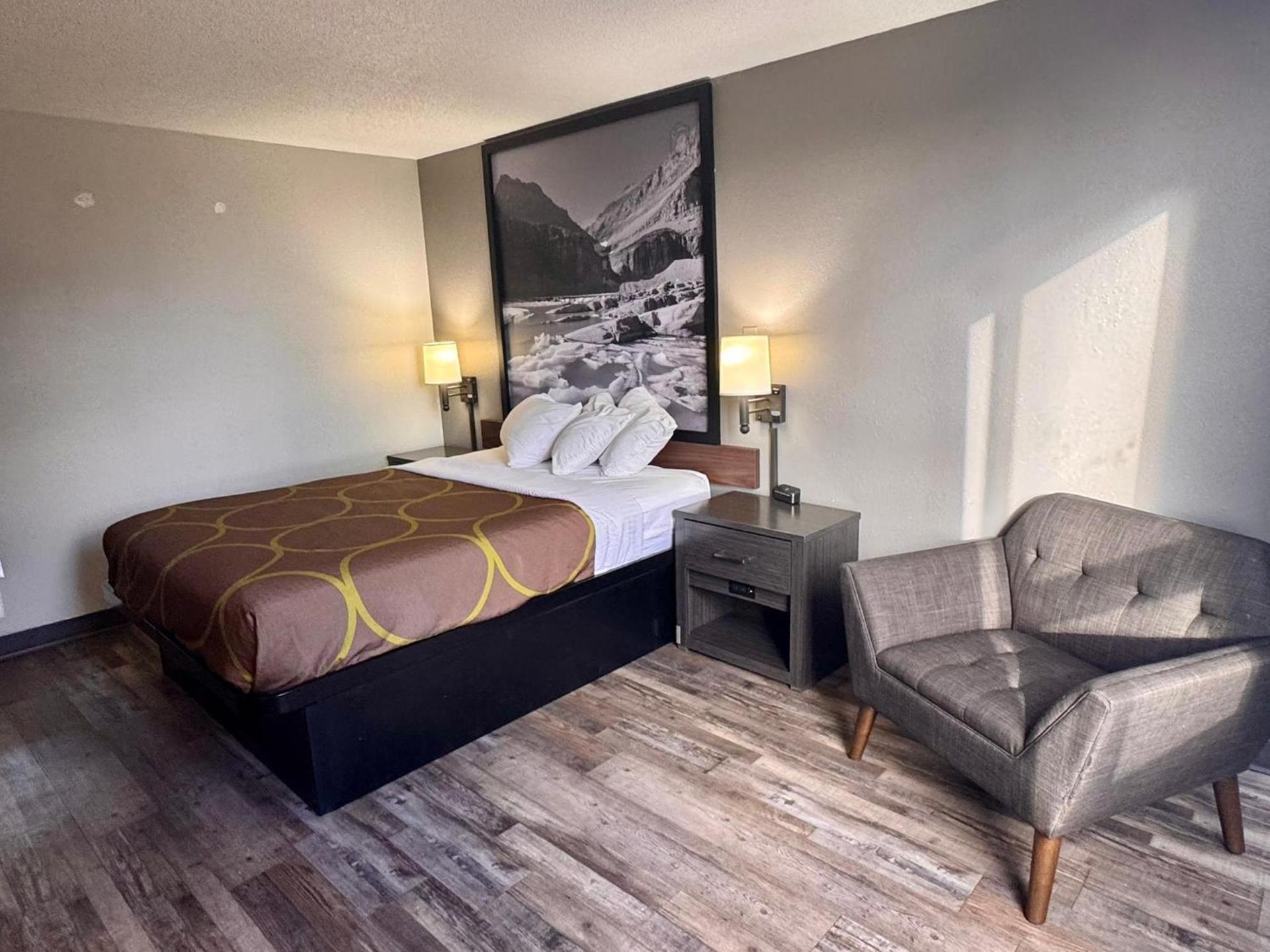 Super 8 by Wyndham Great Falls City Center photo 21