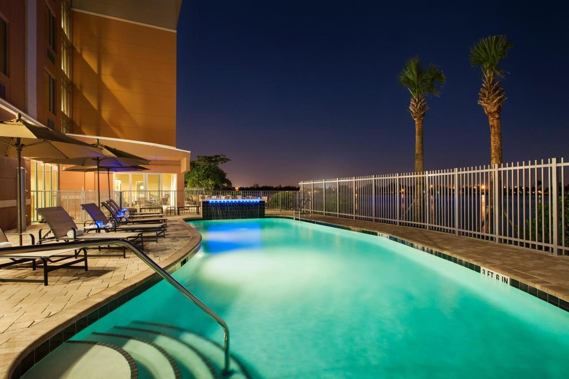 Holiday Inn Express Miami Airport-Blue Lagoon Area by IHG photo 2
