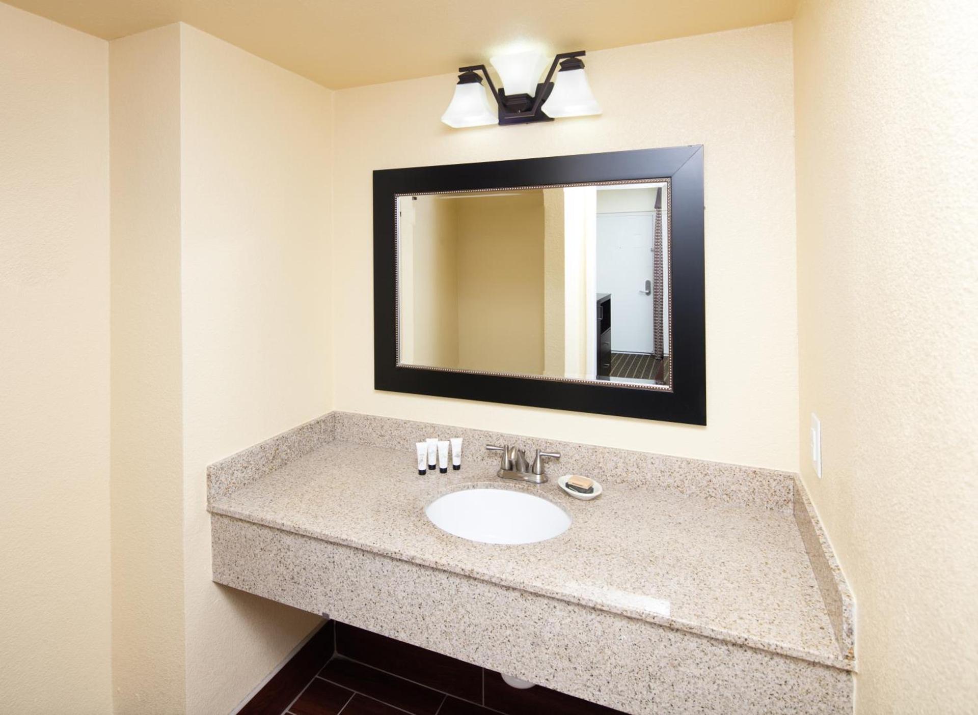 Red Lion Hotel Redding photo 16