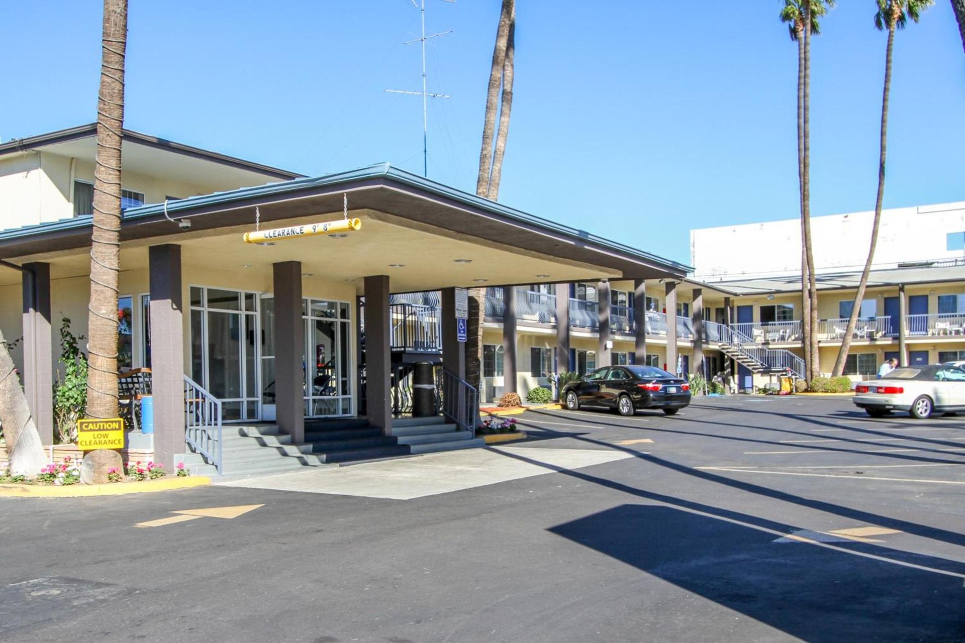 Motel 6 San Diego, CA Airport Harbor photo 25
