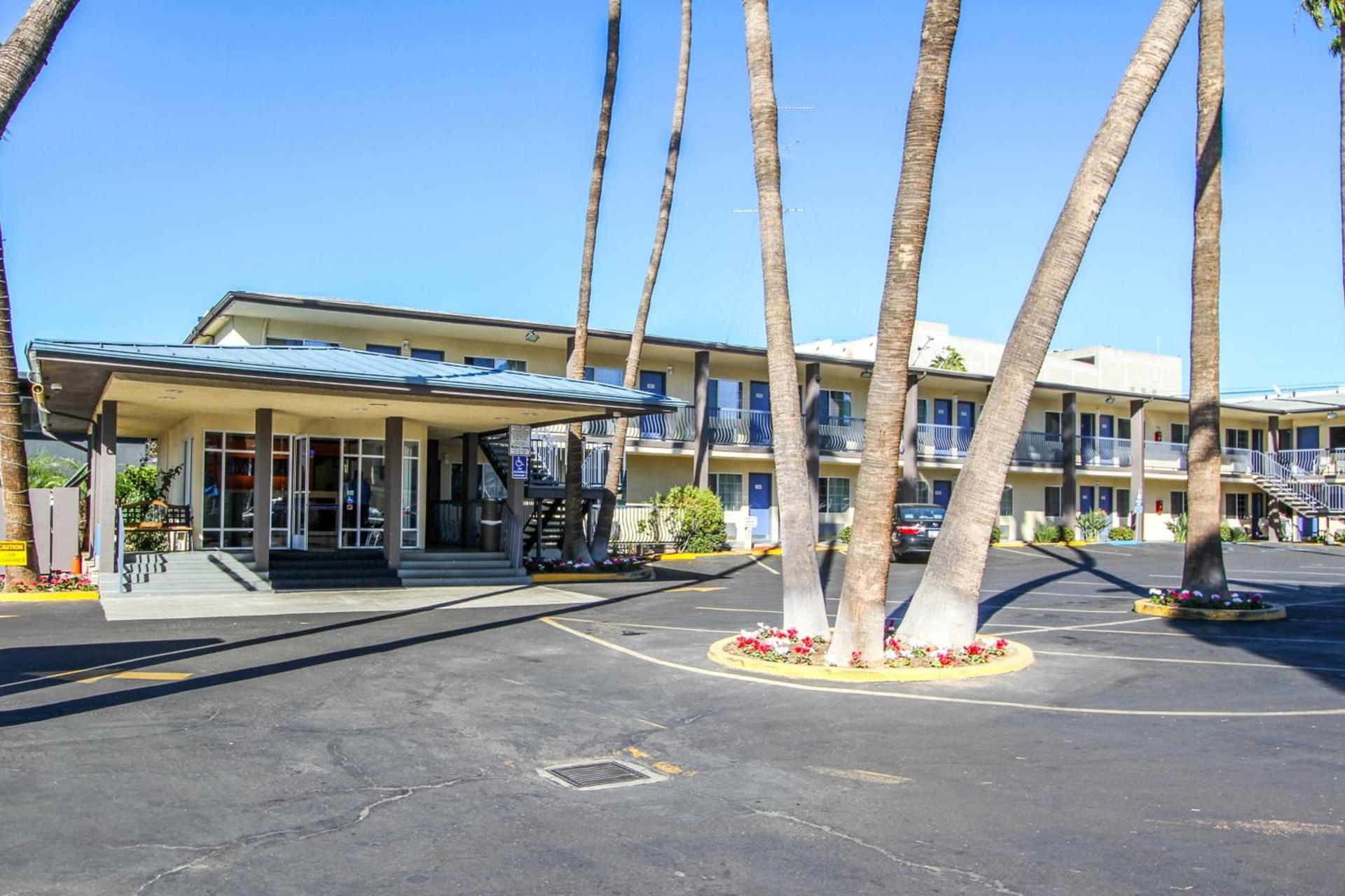 Motel 6 San Diego, CA Airport Harbor photo 26
