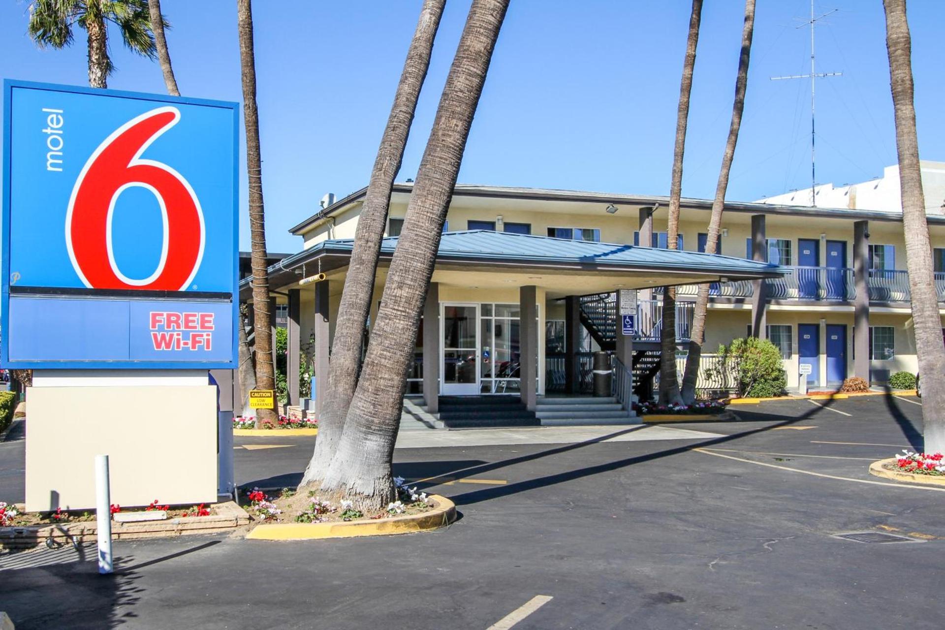Motel 6 San Diego, CA Airport Harbor photo 27