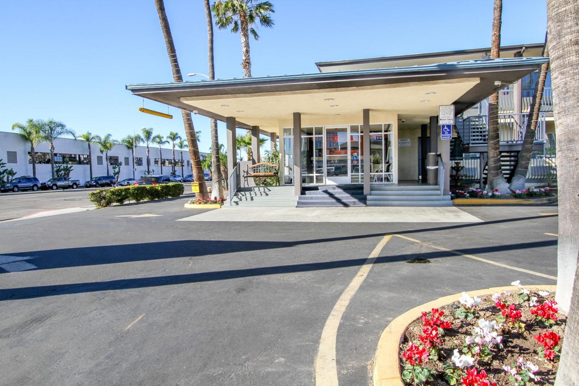 Motel 6 San Diego, CA Airport Harbor photo 29
