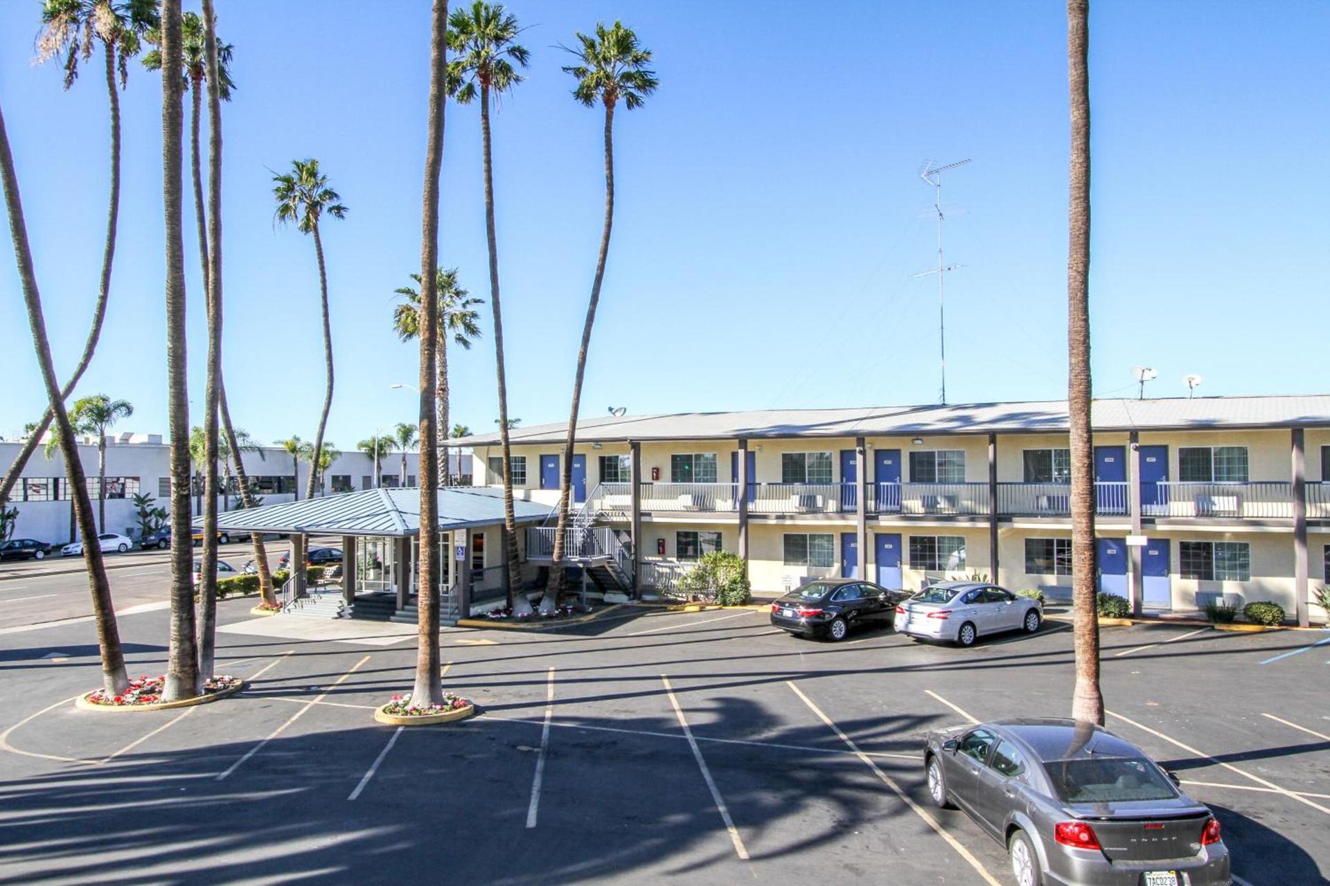 Motel 6 San Diego, CA Airport Harbor photo 31