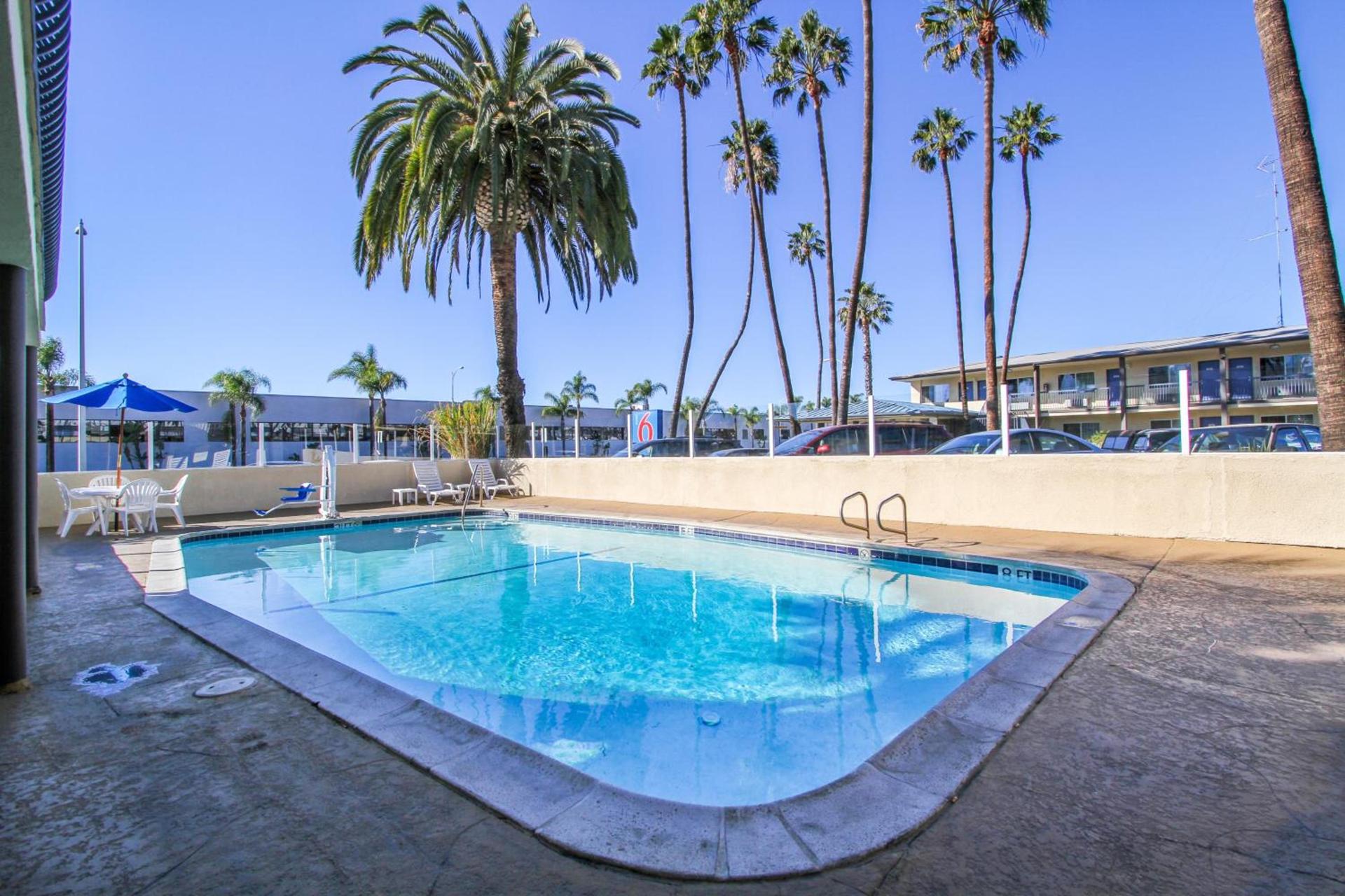 Motel 6 San Diego, CA Airport Harbor photo 34