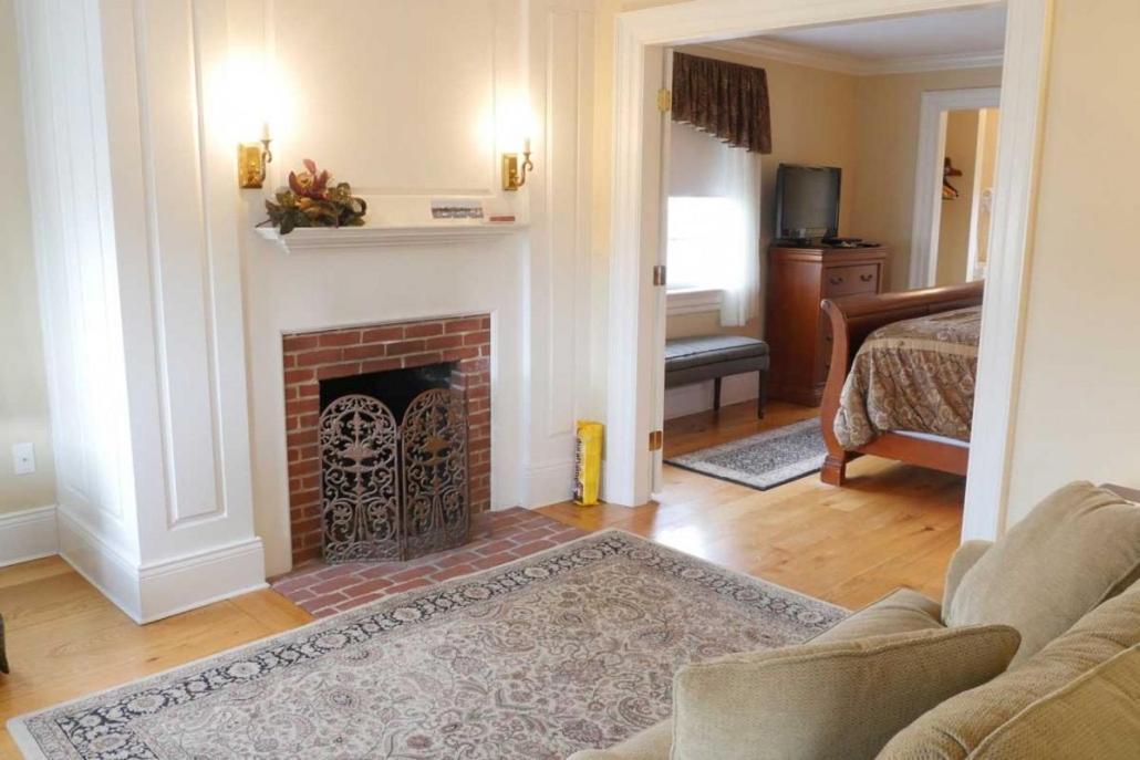 Compass Rose Inn photo 24