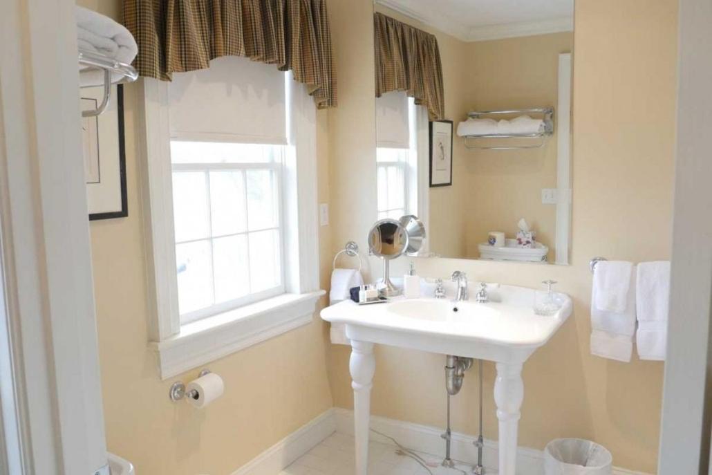 Compass Rose Inn photo 39
