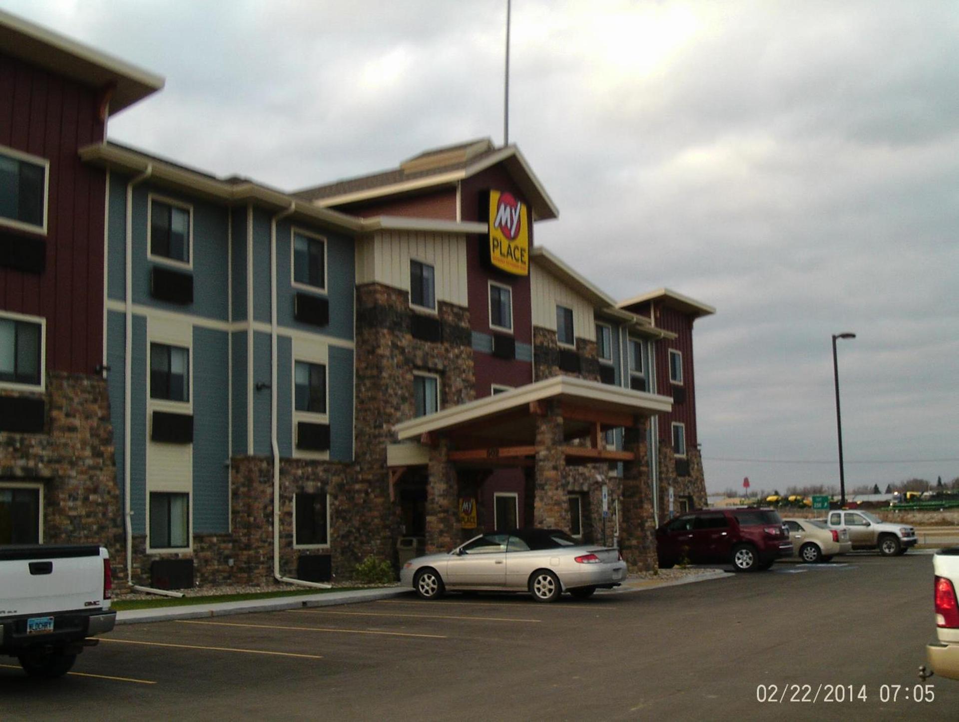 My Place Hotel-Jamestown, ND photo 2
