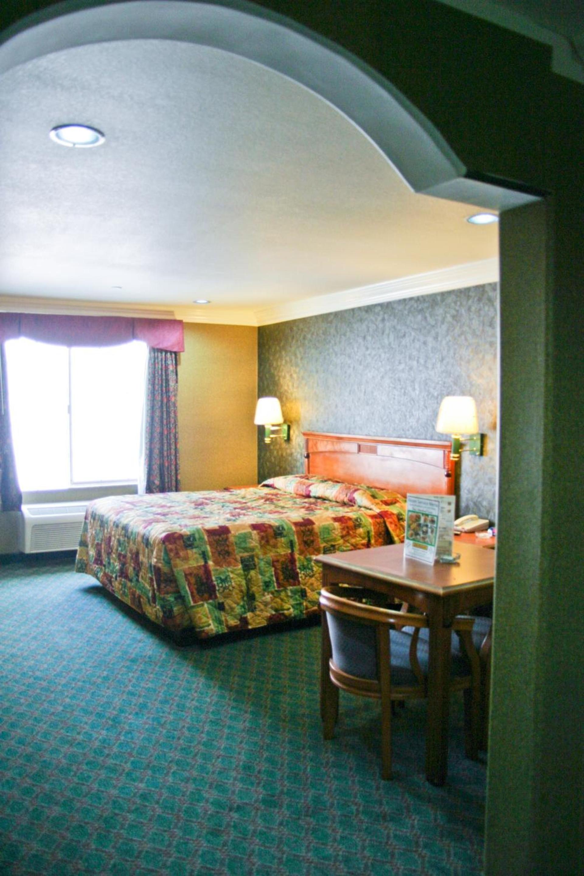 Crystal Inn Suites & Spas photo 23