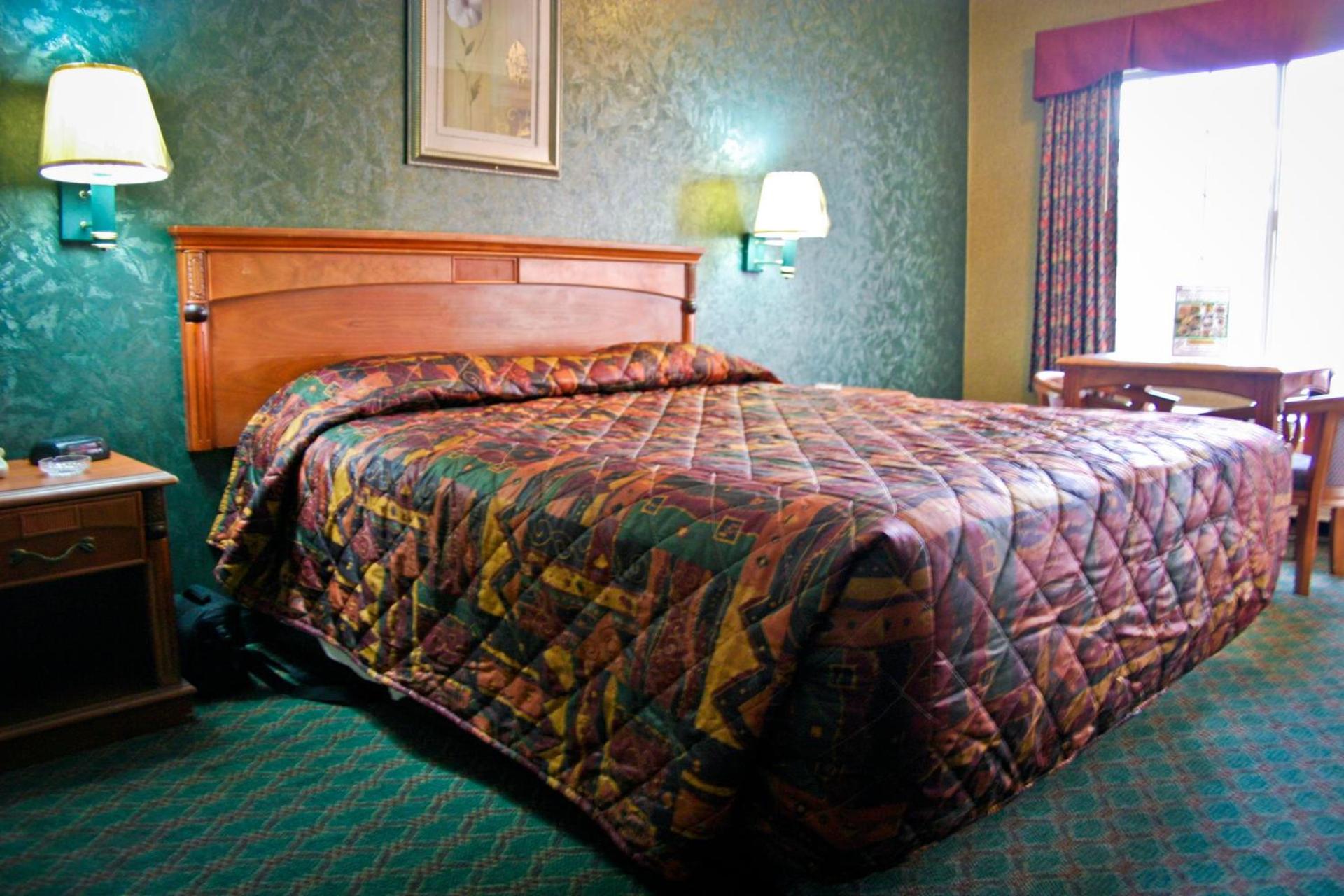 Crystal Inn Suites & Spas photo 16