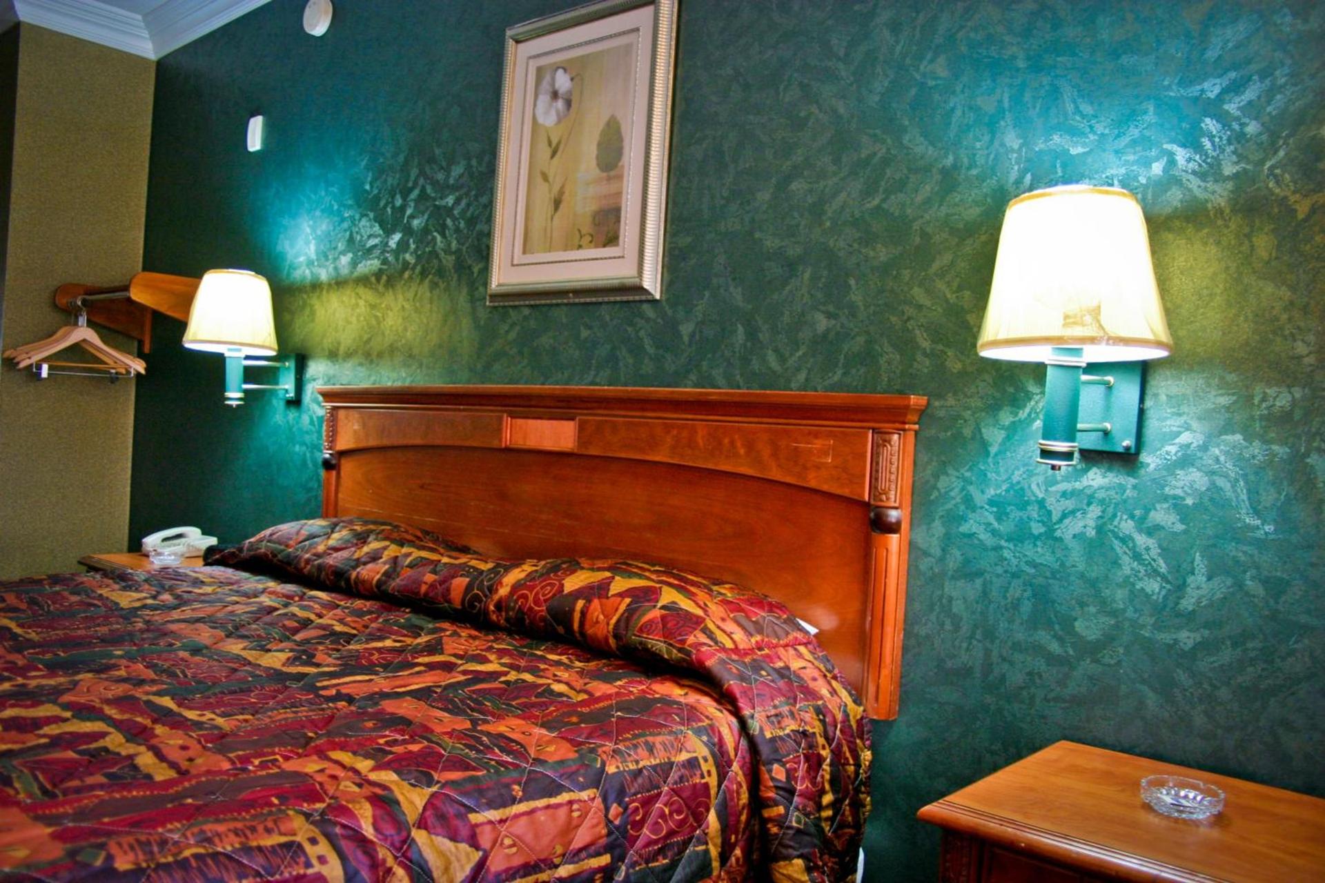 Crystal Inn Suites & Spas photo 27