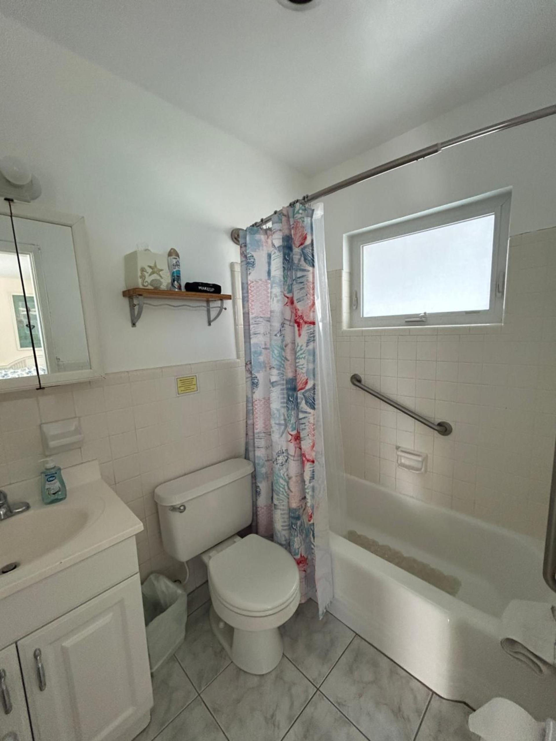 Bahama Beach Club Pompano - Fort Lauderdale - Charming and Cozy Studios & Apartments close to Beach with heated Pool photo 25