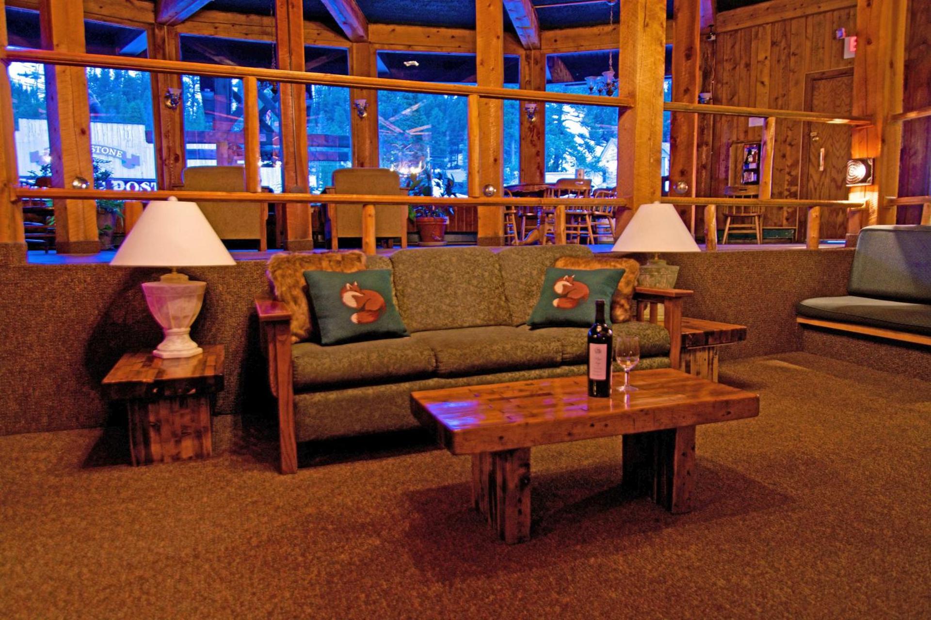 Soda Butte Lodge photo 15