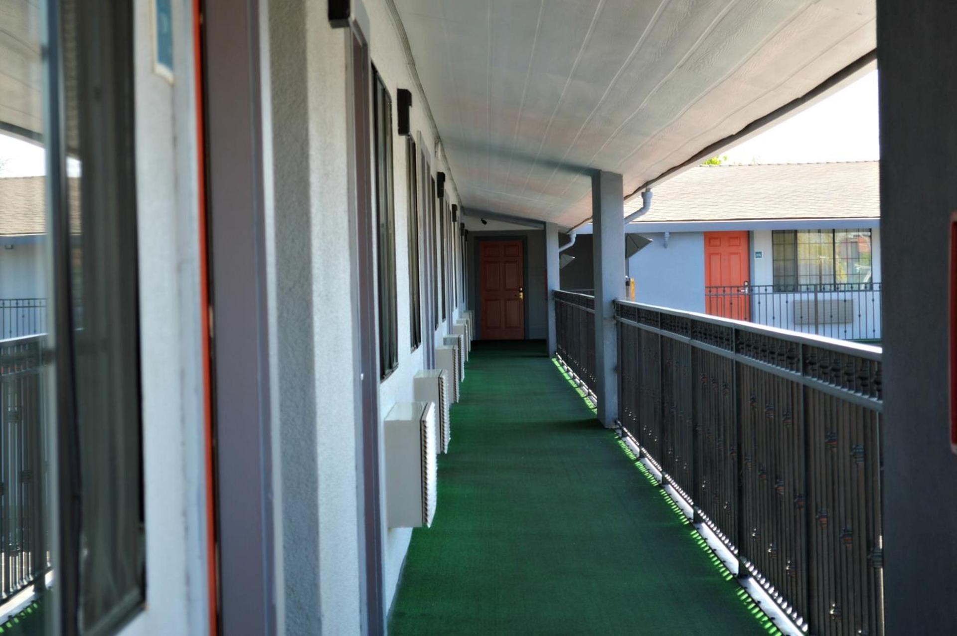 Journey Inn photo 14