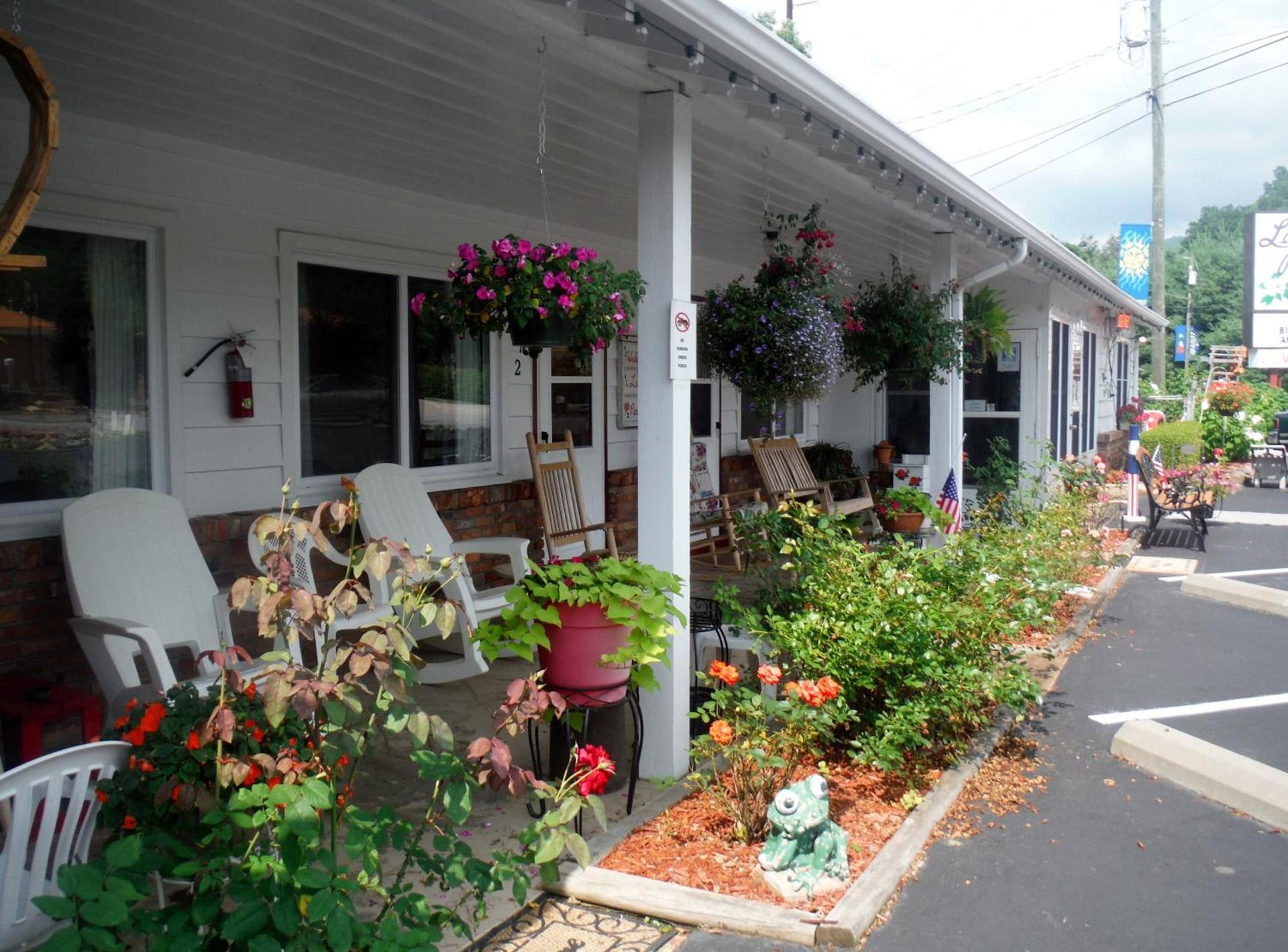 Laurel Park Inn photo 5