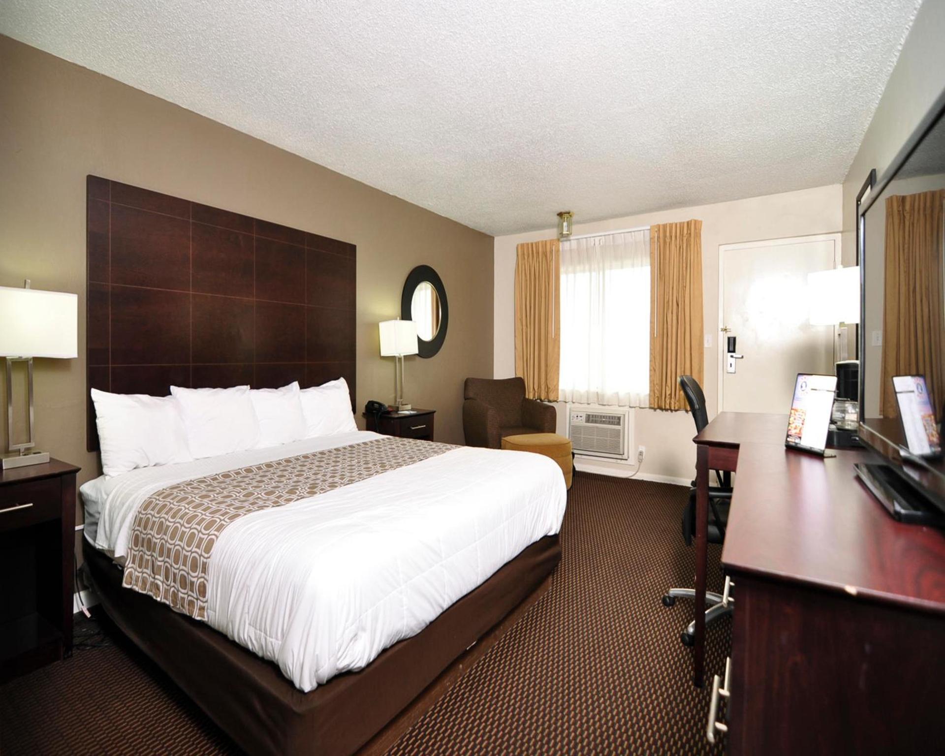 Baymont by Wyndham Sandusky photo 7