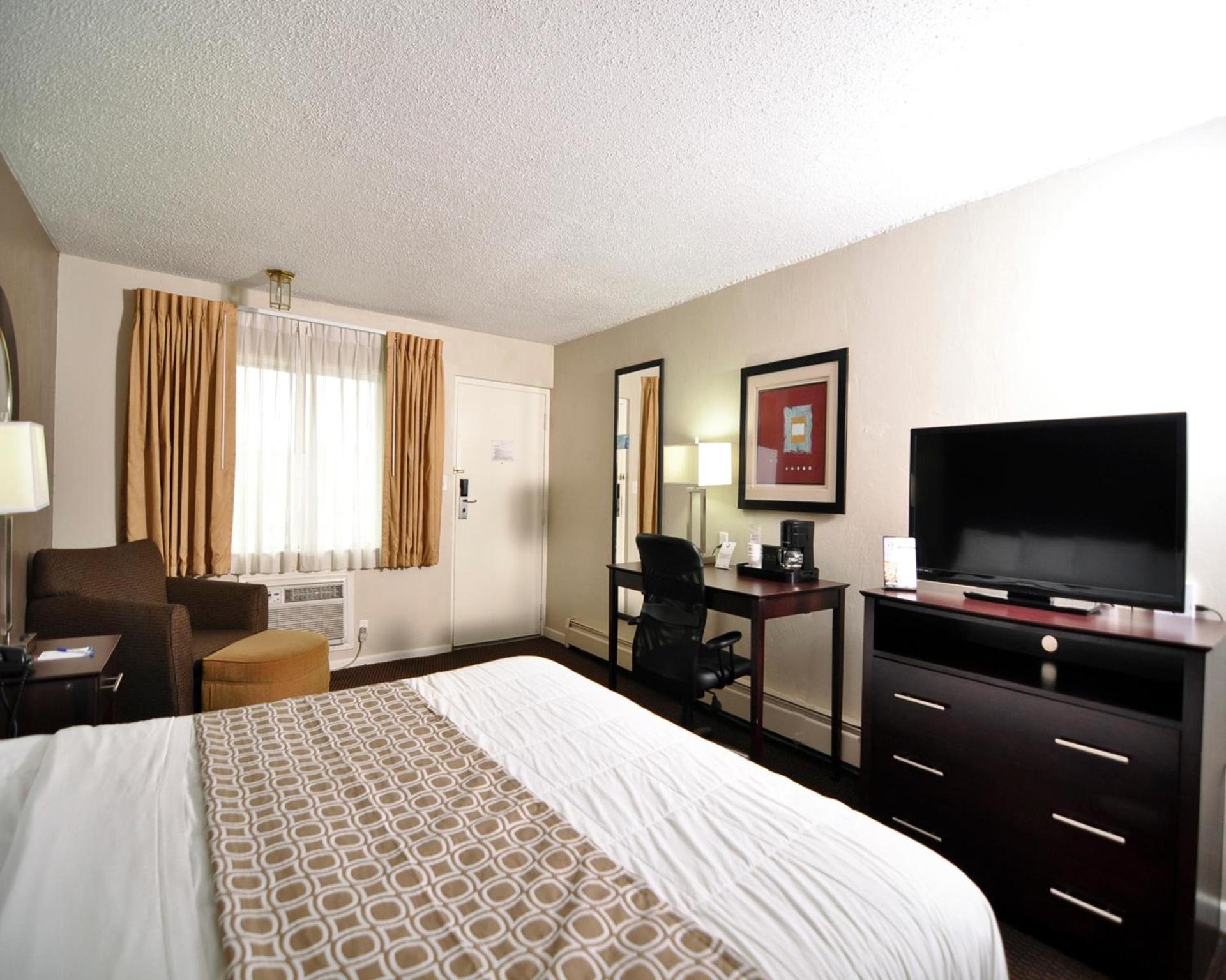 Baymont by Wyndham Sandusky photo 9