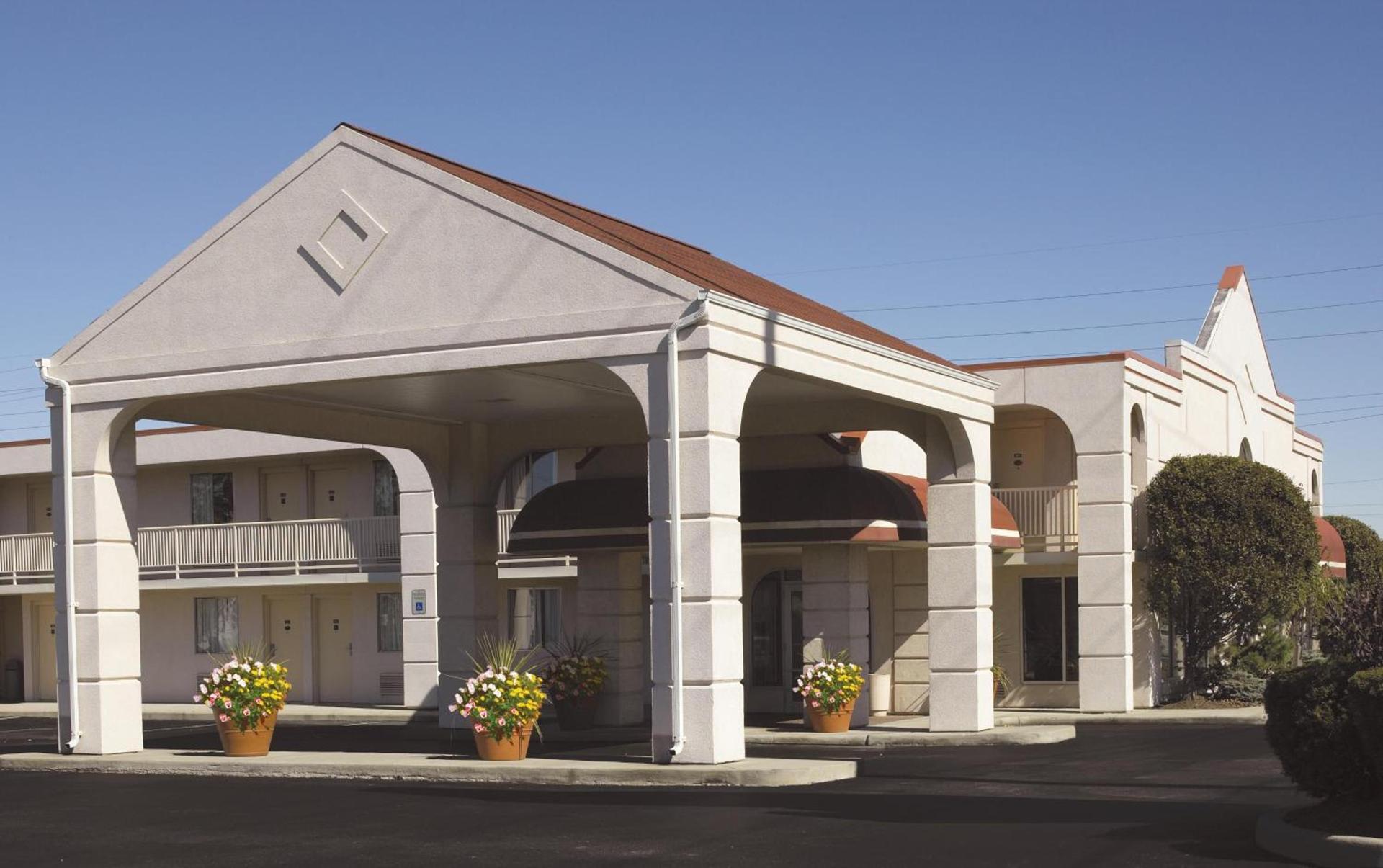 Baymont by Wyndham Sandusky photo 2