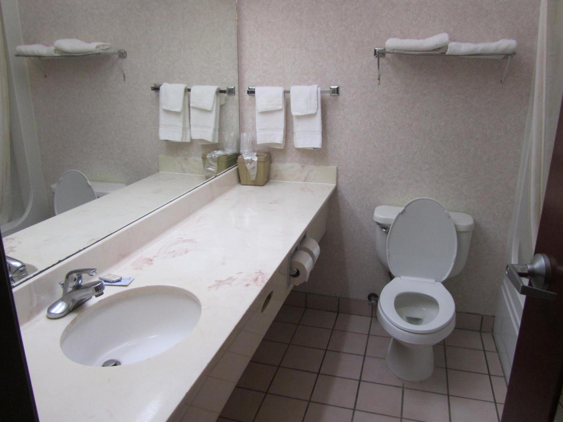 Executive Inn and Suites Wichita Falls photo 21