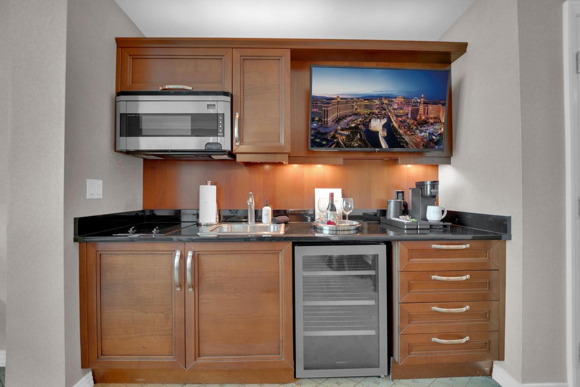 Aurora Haven MGM photo 17