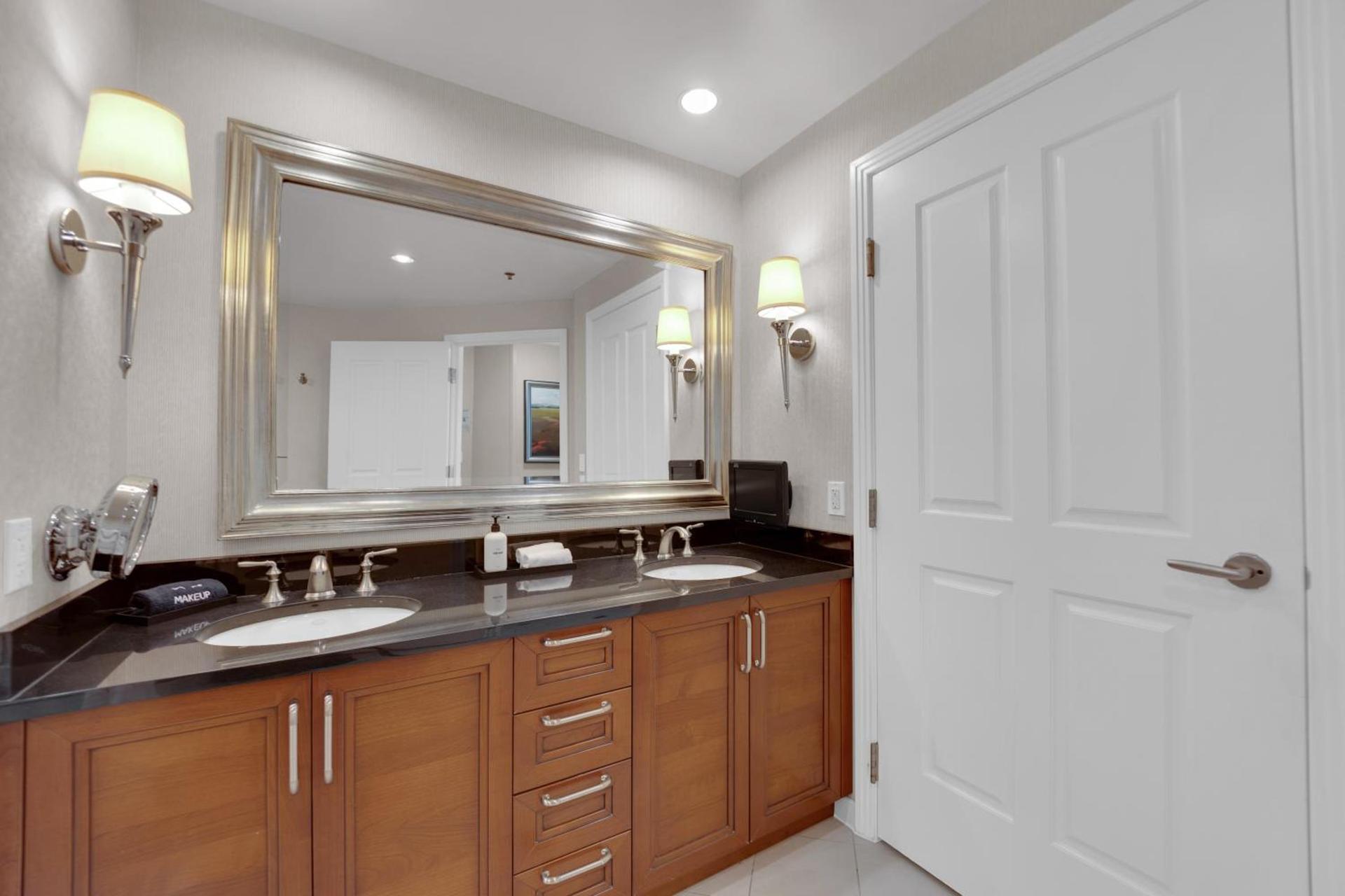 Aurora Haven MGM photo 27