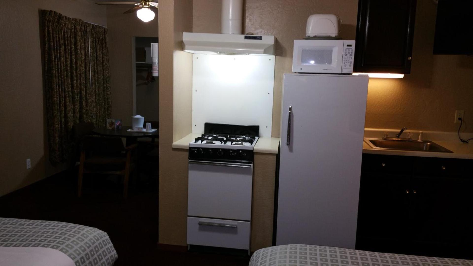 El Dorado Motel photo 80