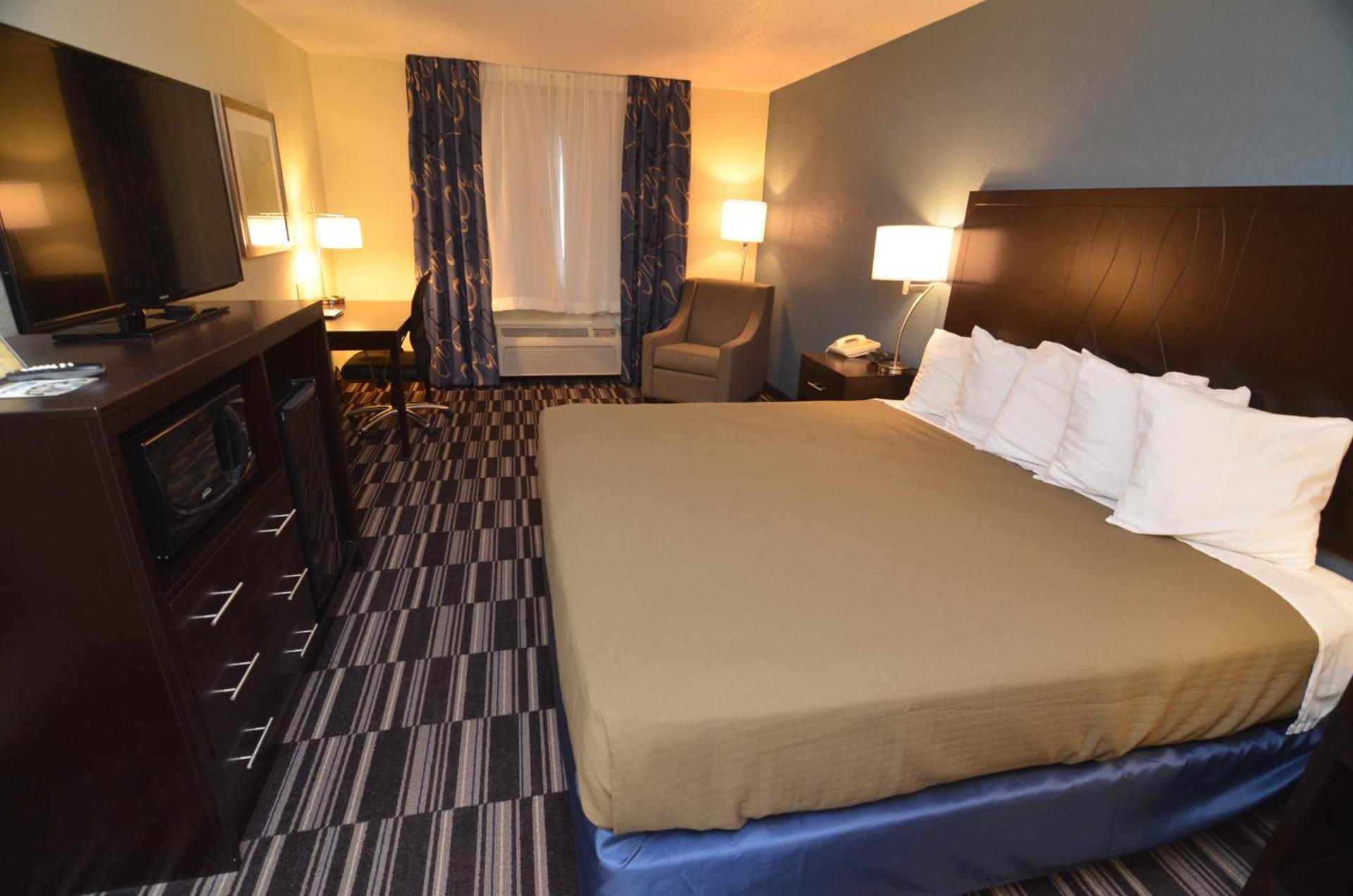 AmericInn by Wyndham Mount Pleasant photo 38