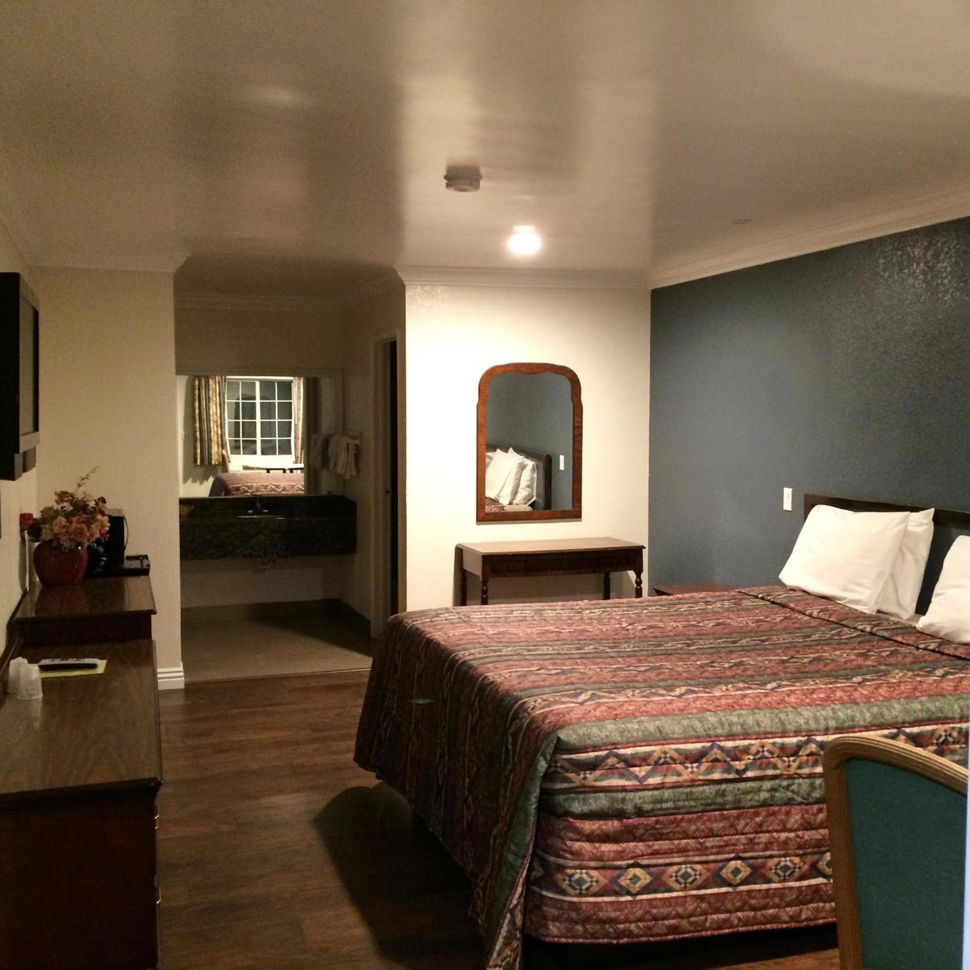 Royal Inn photo 17