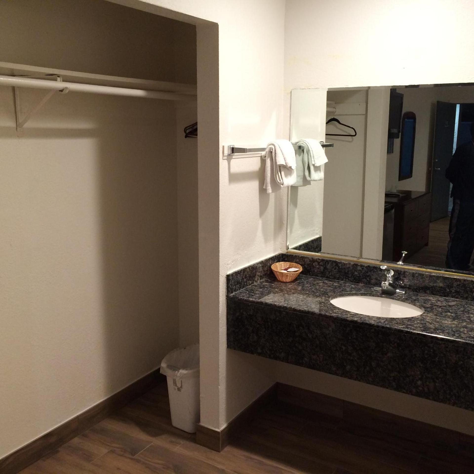 Royal Inn photo 18