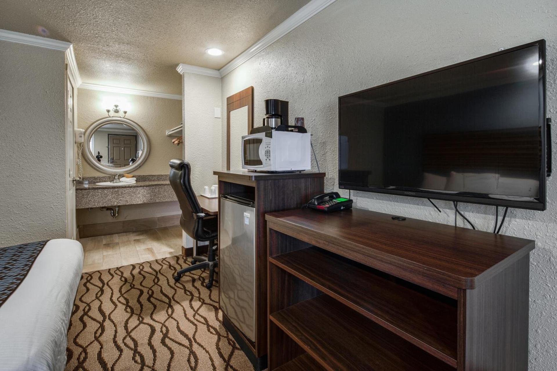 Americas Best Value Inn Richmond photo 6