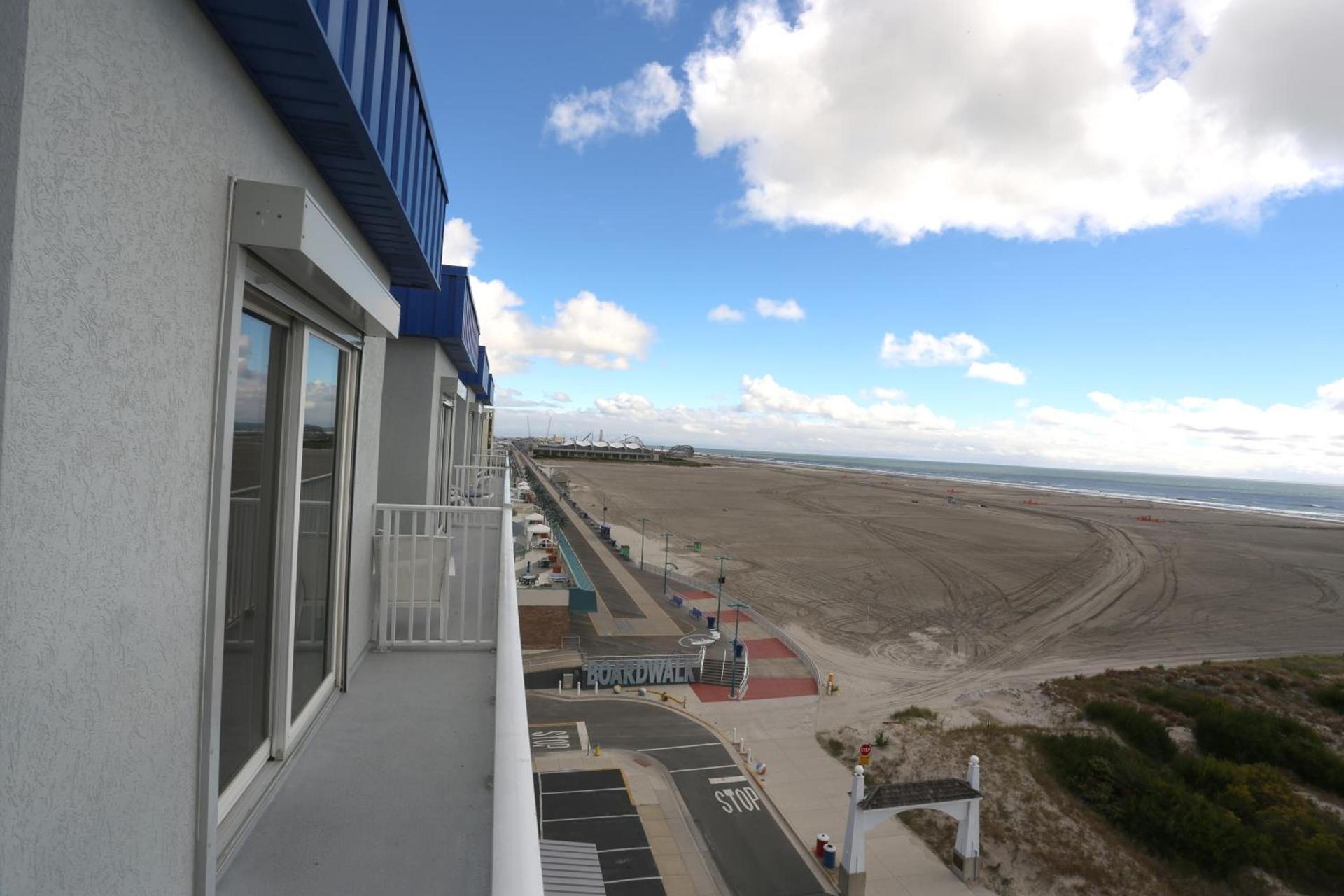 Adventurer Oceanfront Inn photo 13