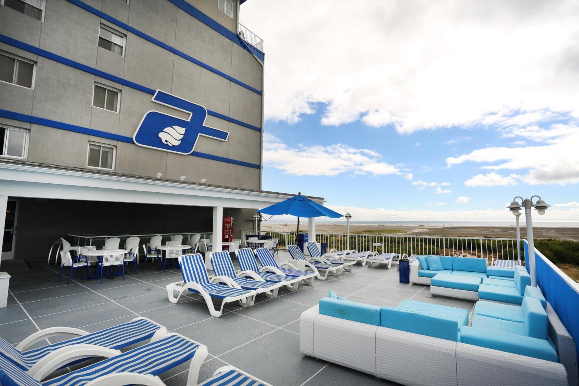 Adventurer Oceanfront Inn photo 16