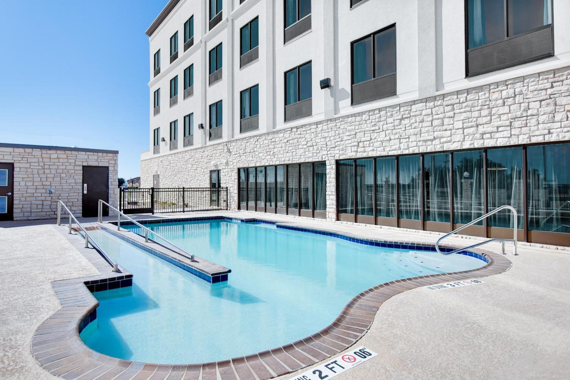 Wingate by Wyndham San Angelo photo 14