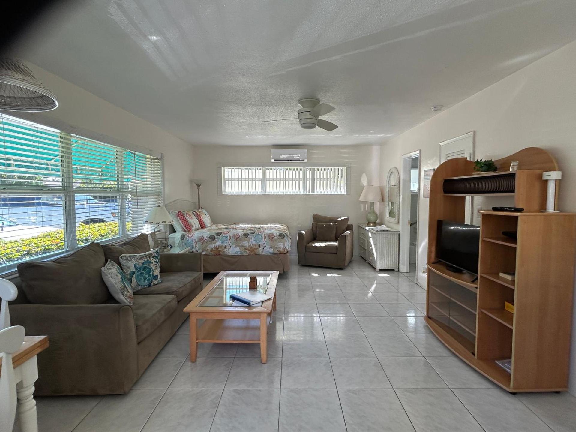 Bahama Beach Club Pompano - Fort Lauderdale - Charming and Cozy Studios & Apartments close to Beach with heated Pool photo 20