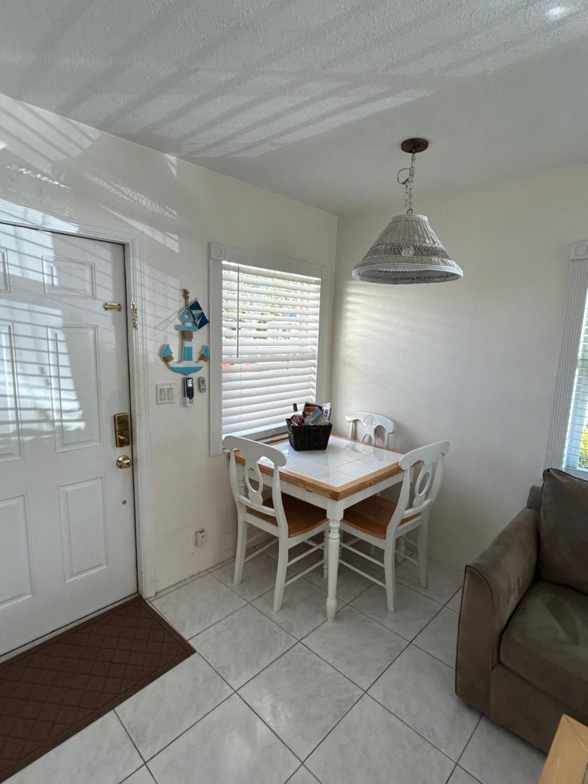 Bahama Beach Club Pompano - Fort Lauderdale - Charming and Cozy Studios & Apartments close to Beach with heated Pool photo 19