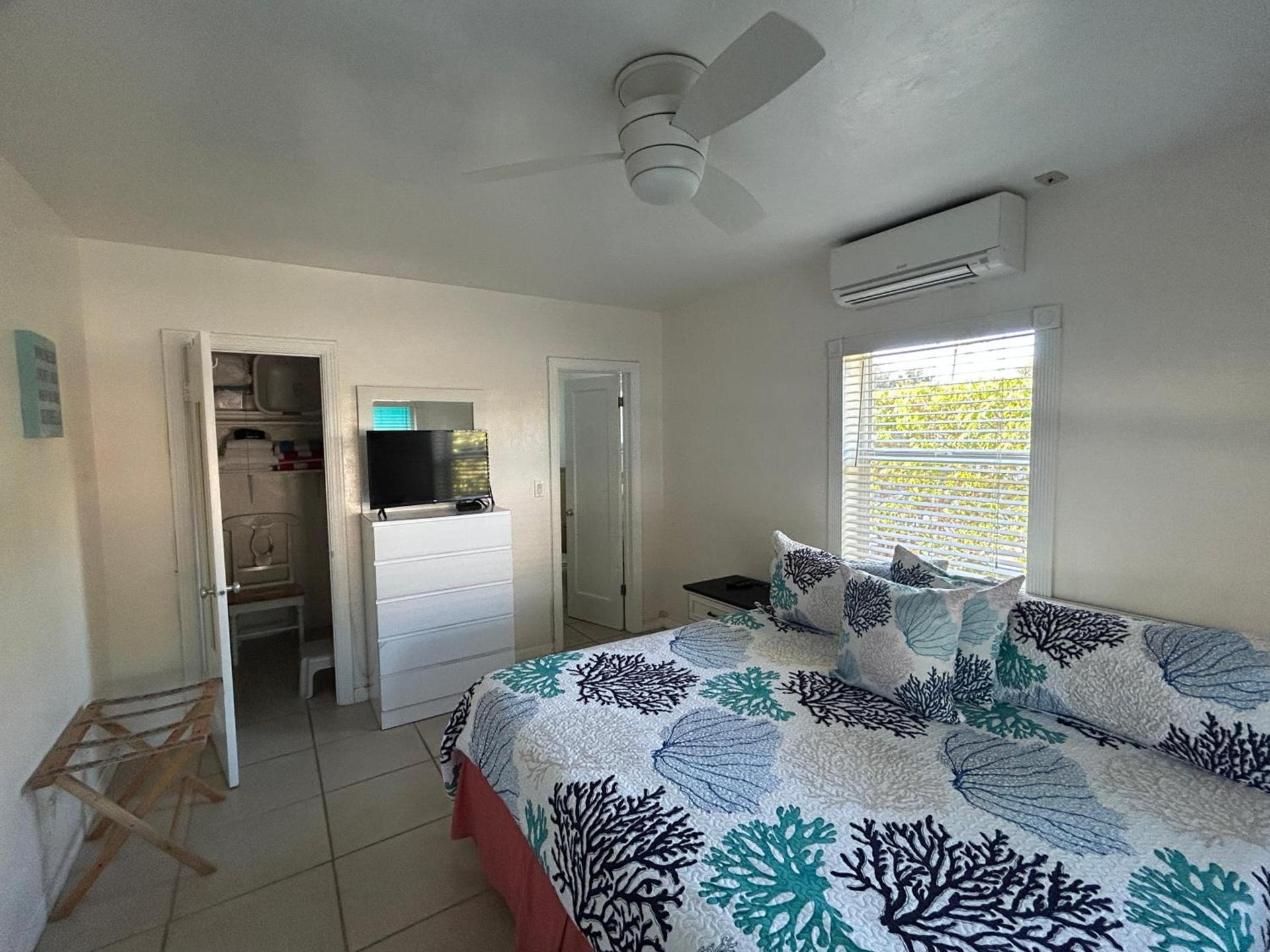 Bahama Beach Club Pompano - Fort Lauderdale - Charming and Cozy Studios & Apartments close to Beach with heated Pool photo 5
