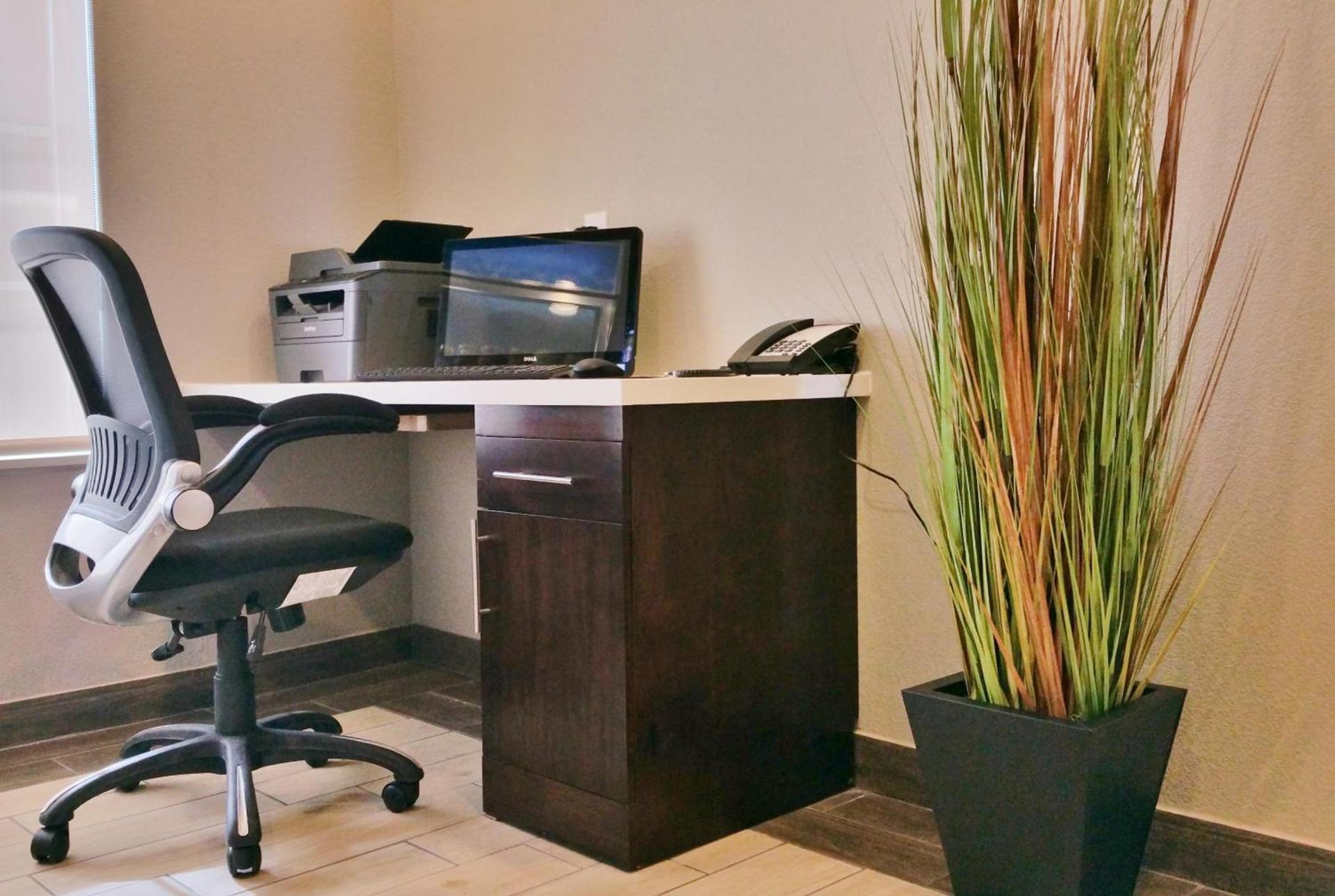 MainStay Suites Midland photo 13