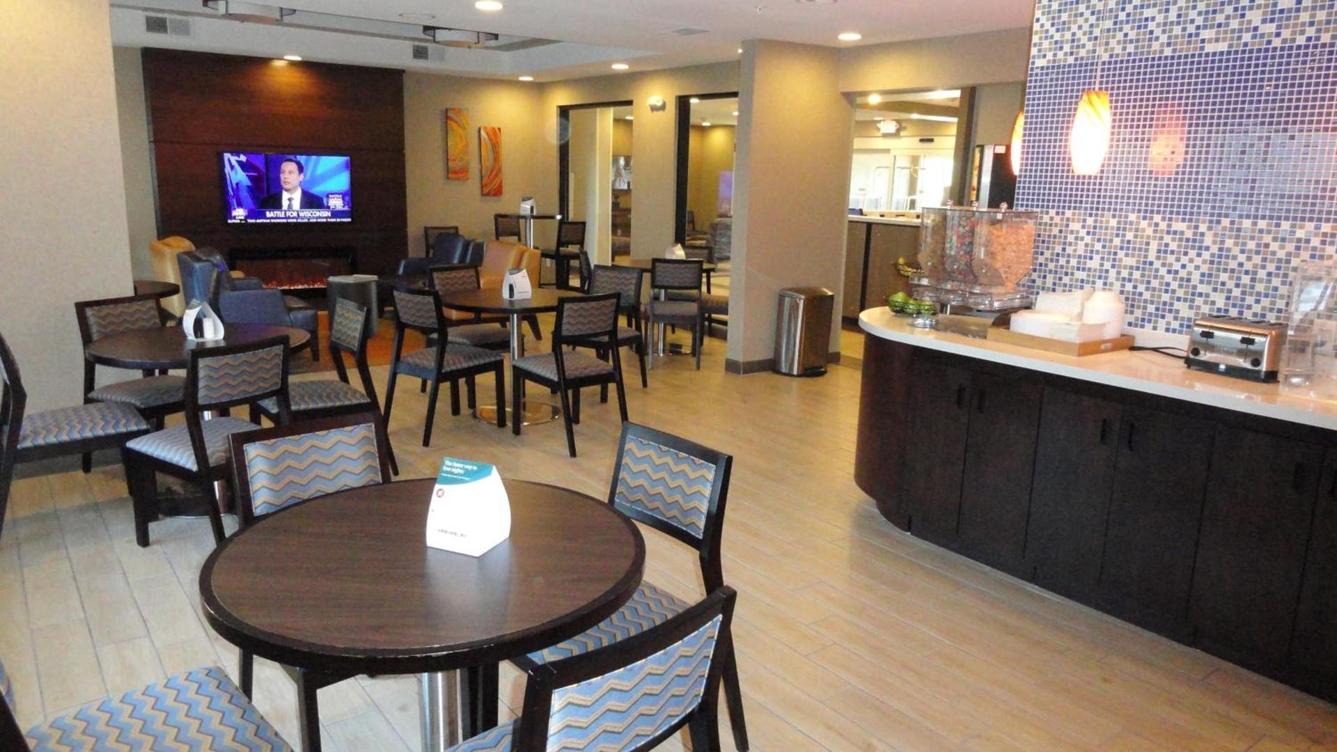 MainStay Suites Midland photo 10