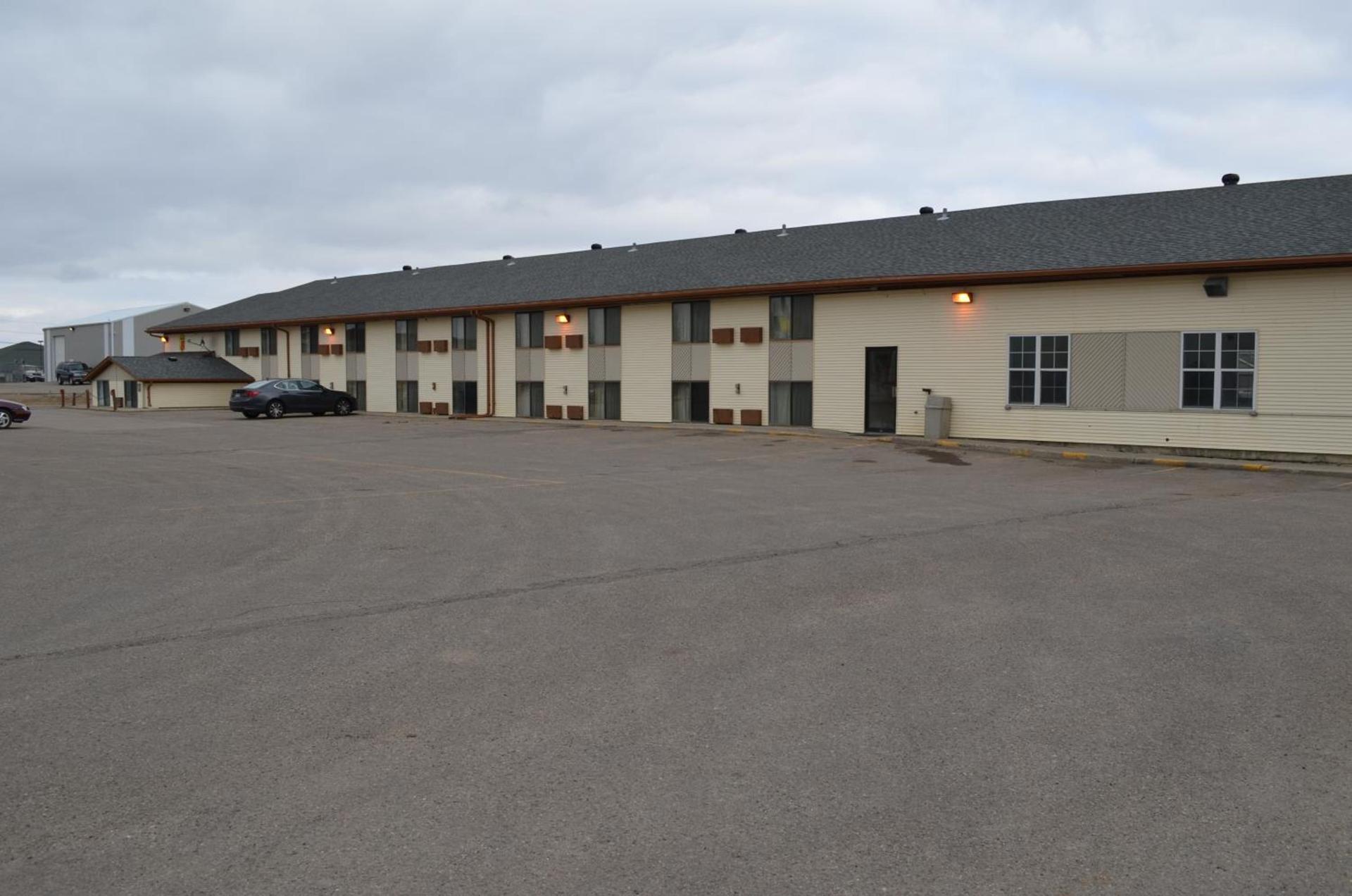 Super 8 by Wyndham Devils Lake photo 45