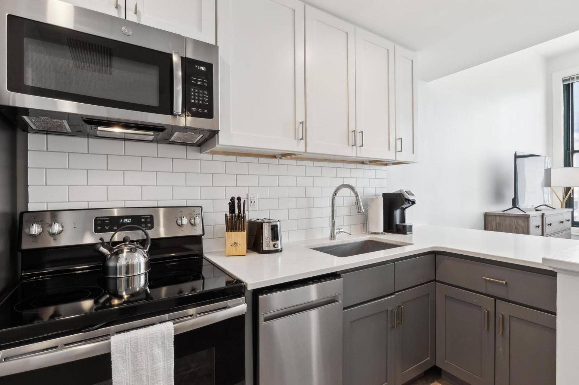 Placemakr Downtown Pittsburgh at The Pennsylvanian photo 25