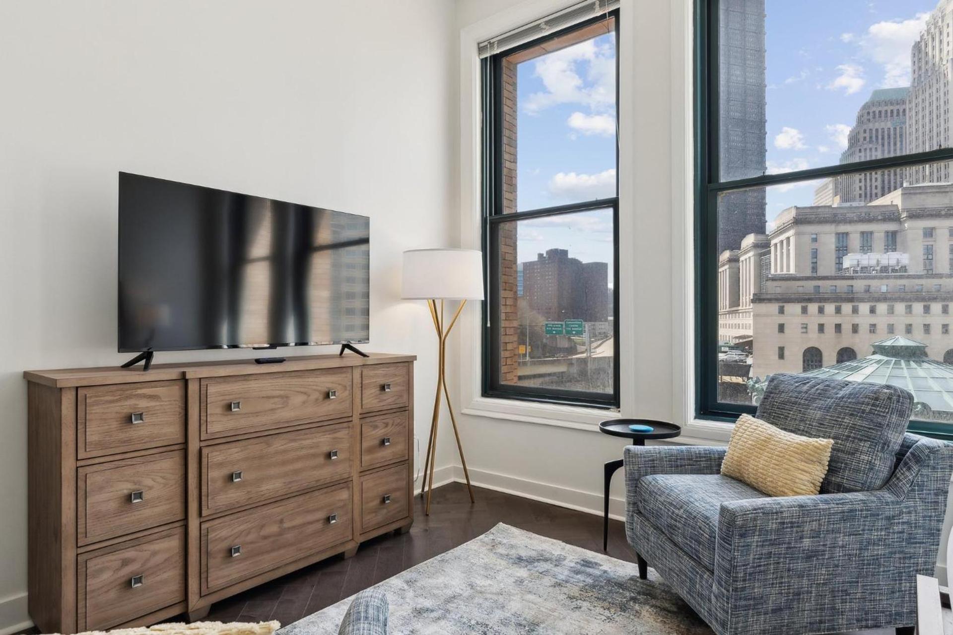 Placemakr Downtown Pittsburgh at The Pennsylvanian photo 24