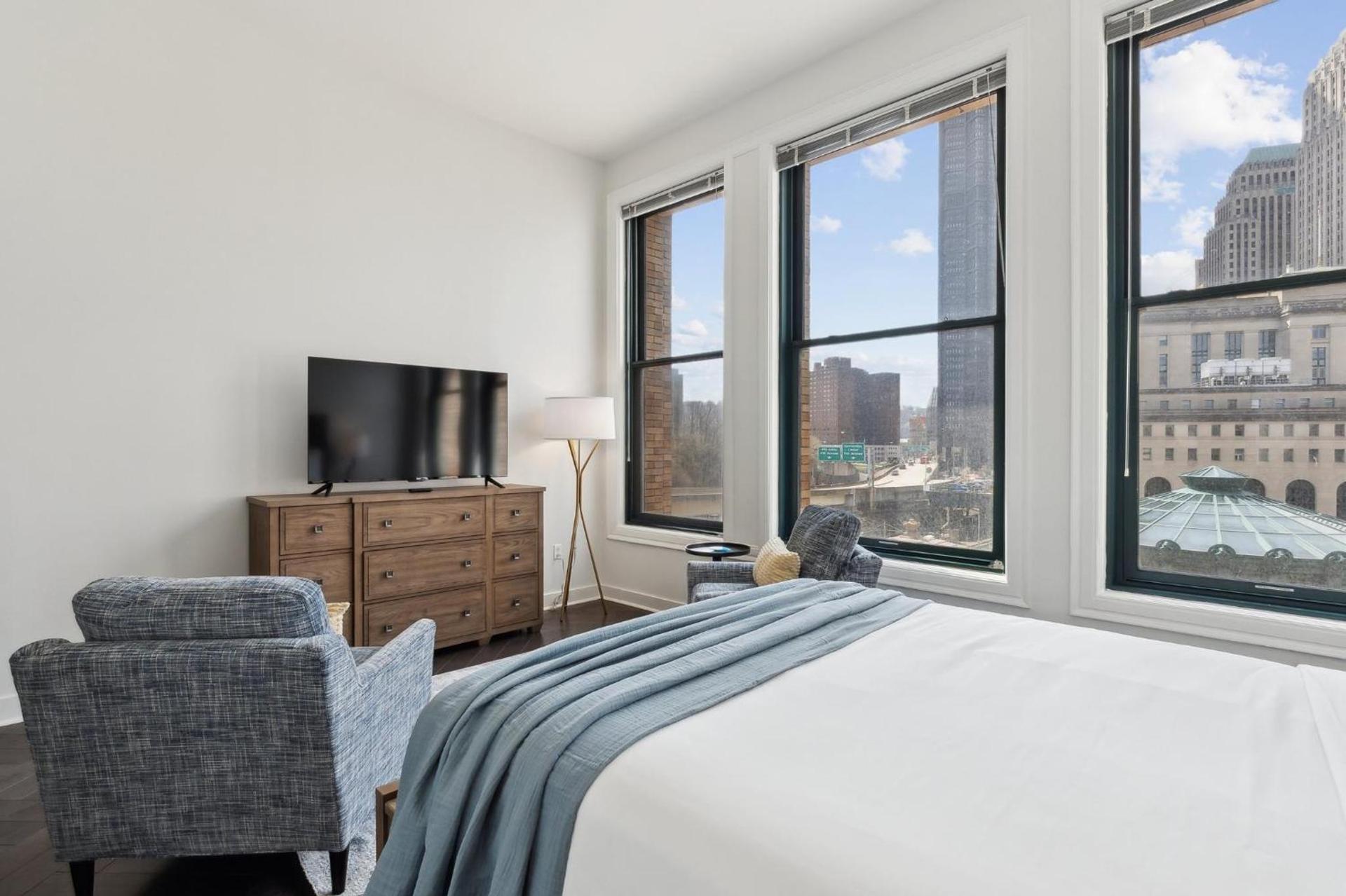 Placemakr Downtown Pittsburgh at The Pennsylvanian photo 59