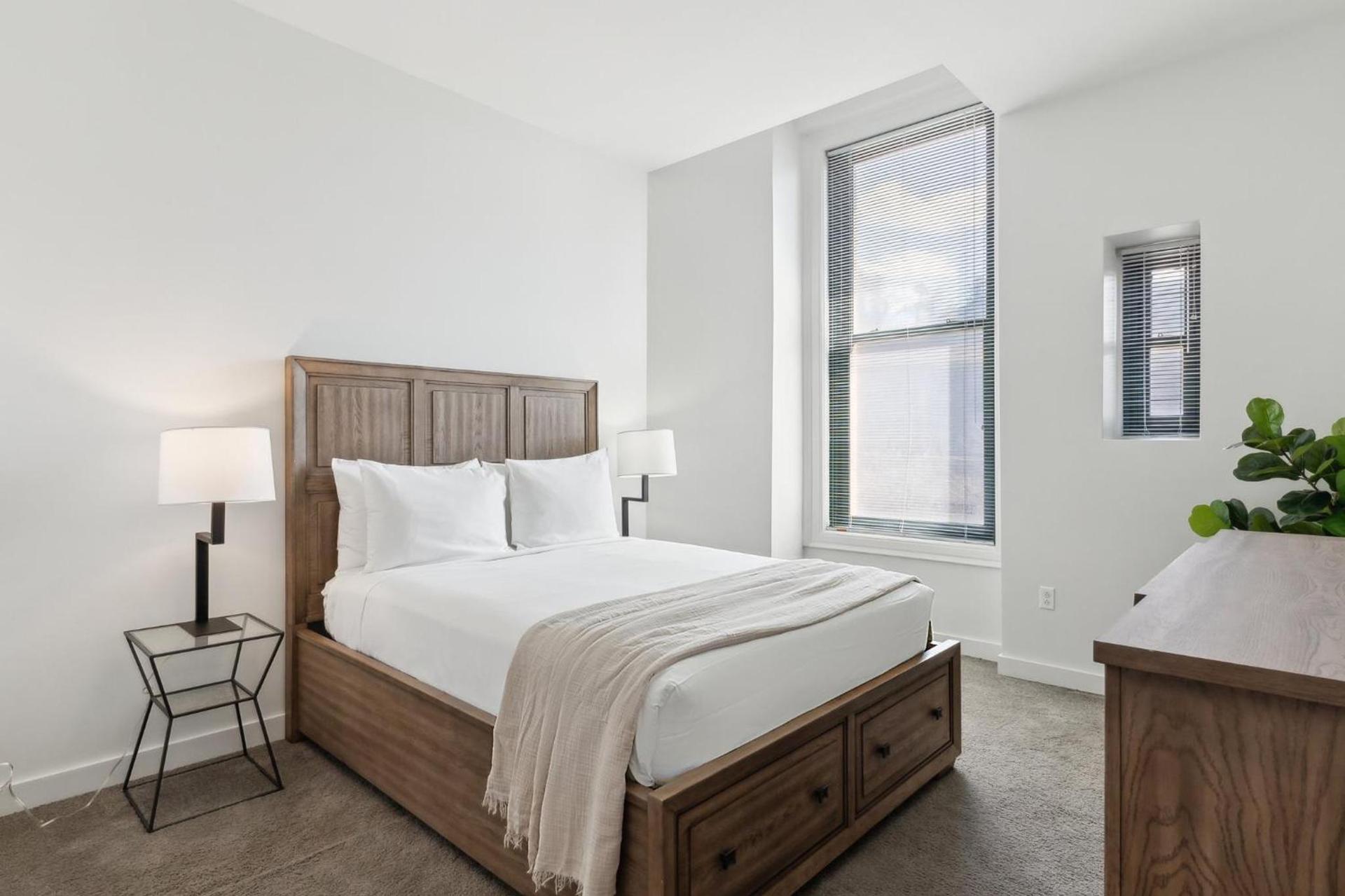 Placemakr Downtown Pittsburgh at The Pennsylvanian photo 7