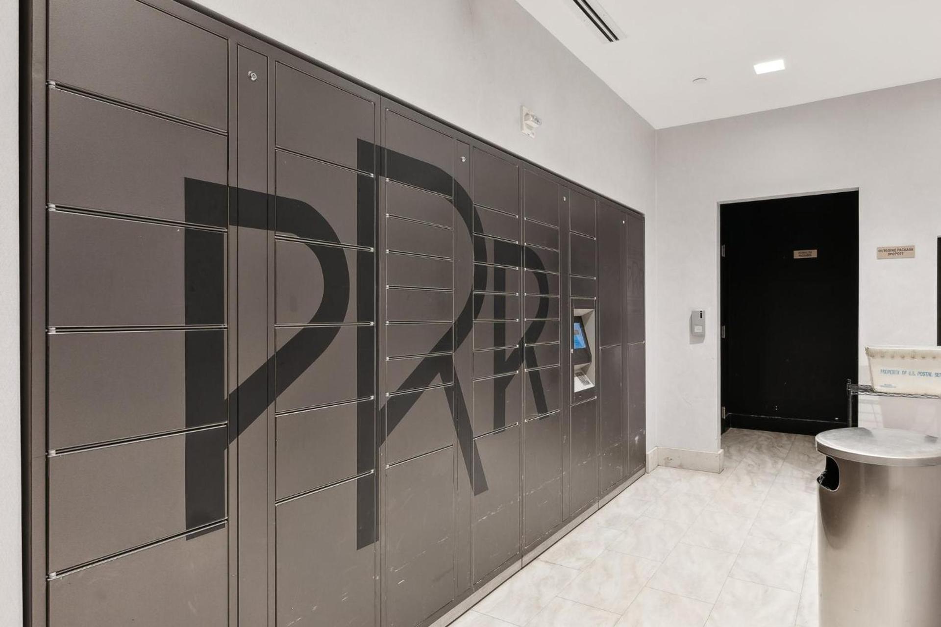 Placemakr Downtown Pittsburgh at The Pennsylvanian photo 36