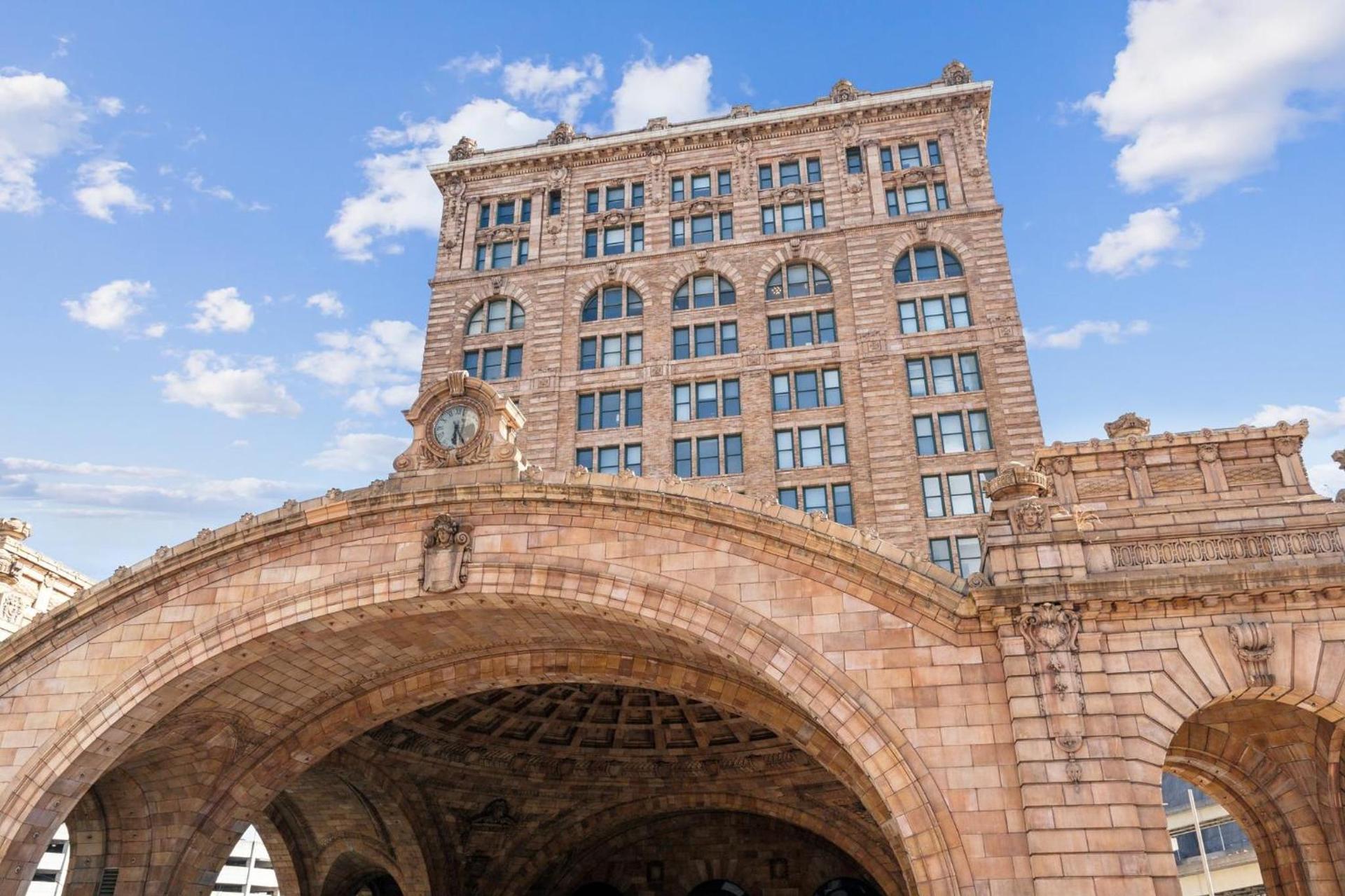 Placemakr Downtown Pittsburgh at The Pennsylvanian photo 31