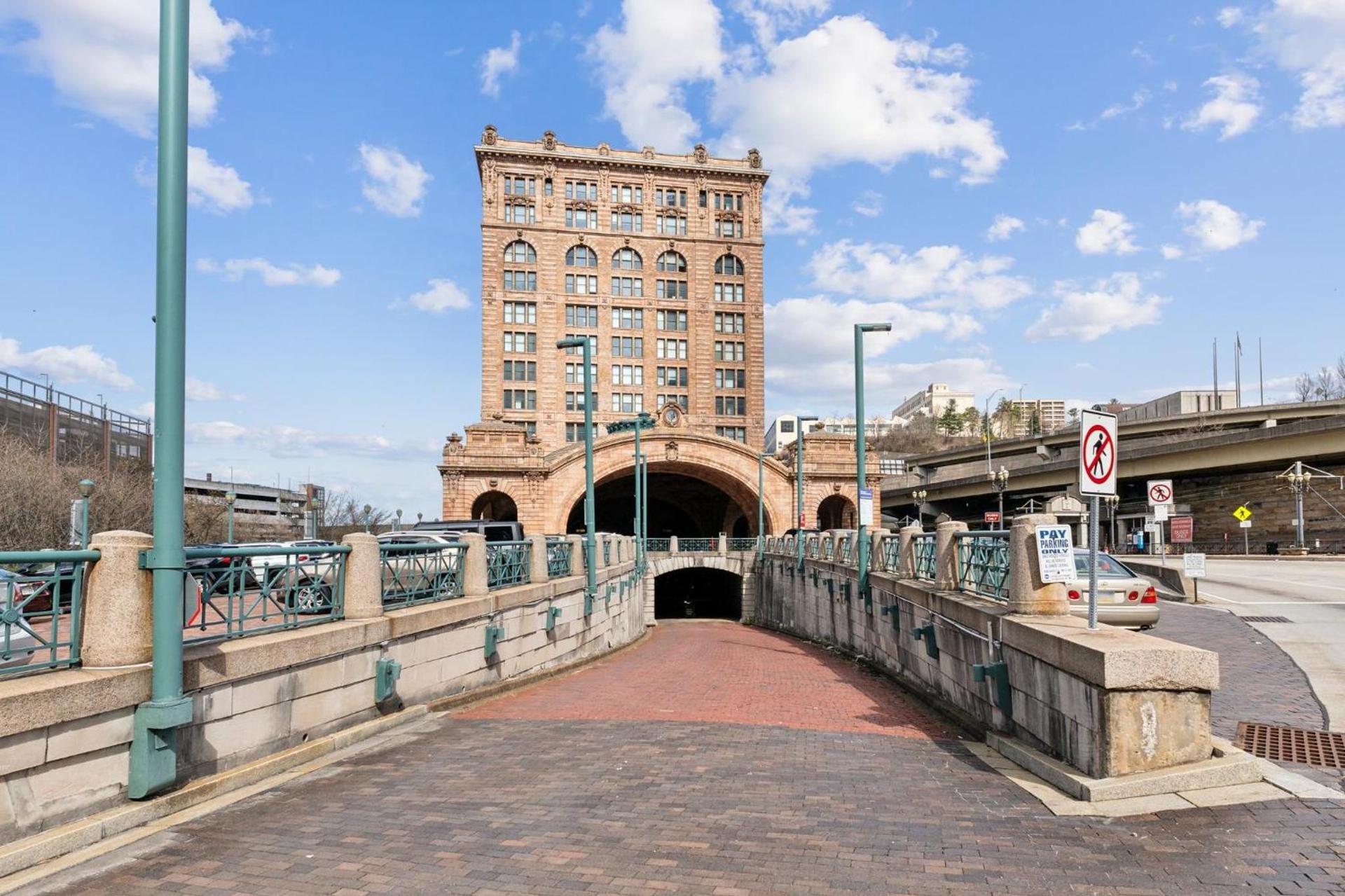 Placemakr Downtown Pittsburgh at The Pennsylvanian photo 62