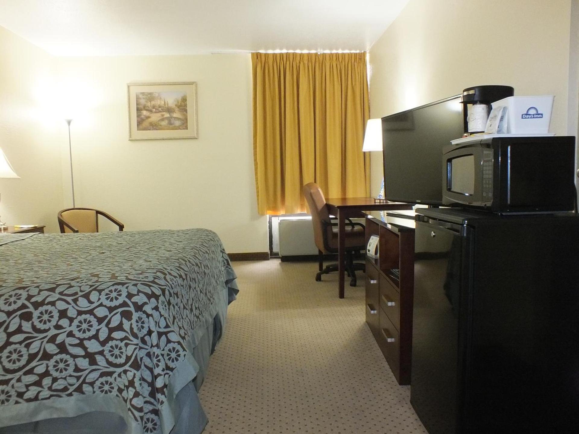 Days Inn by Wyndham Indianapolis Castleton photo 46