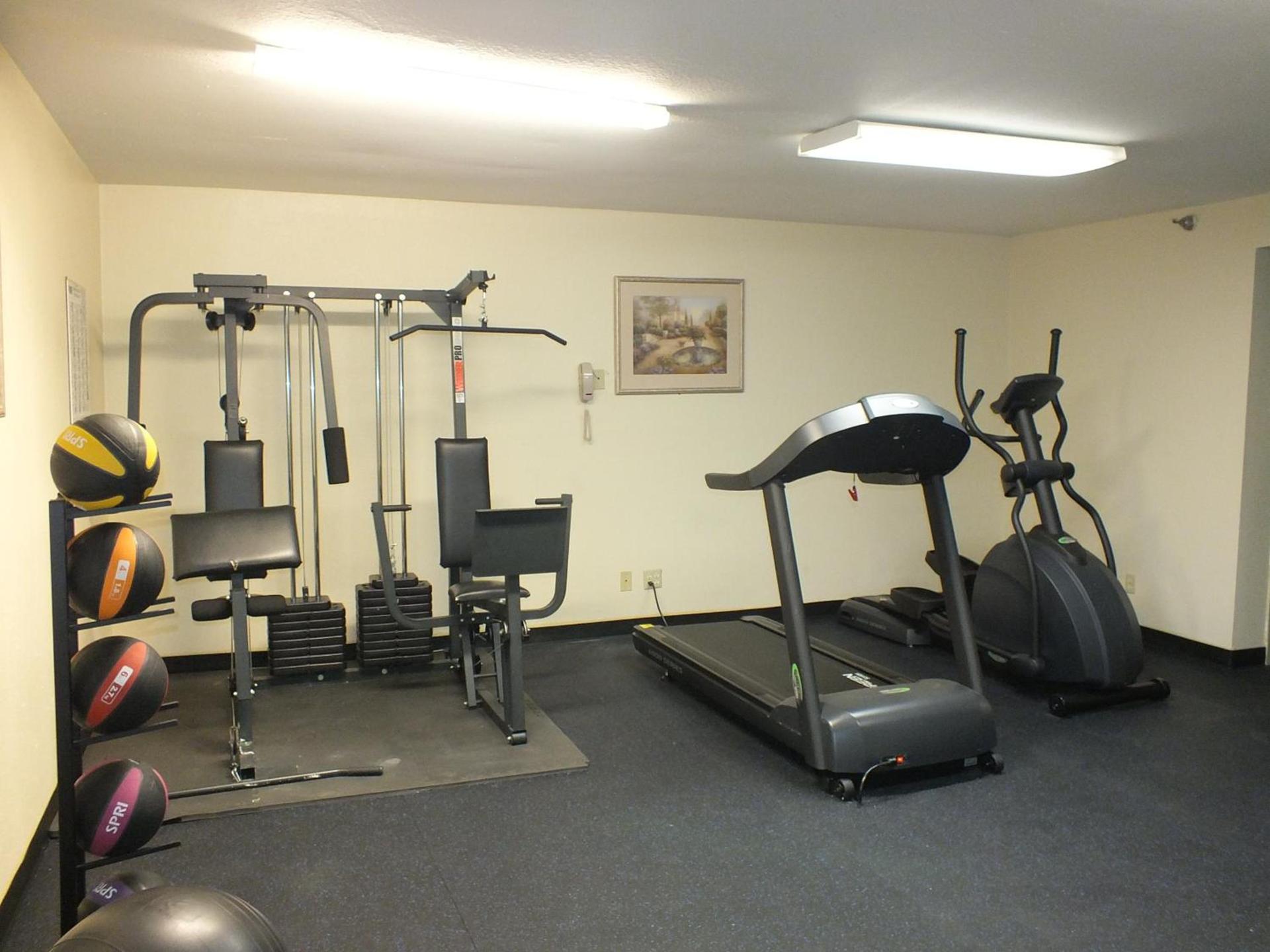 Days Inn by Wyndham Indianapolis Castleton photo 47