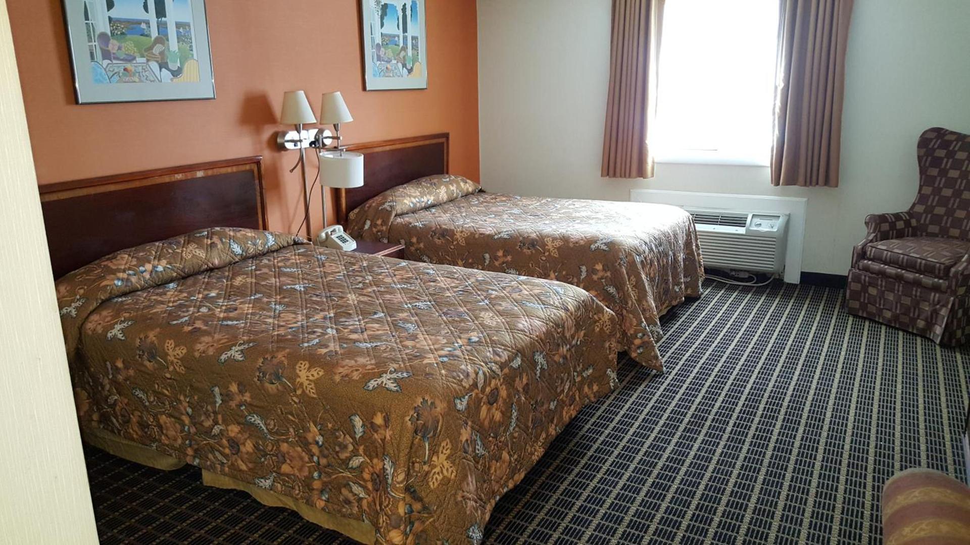 Woonsocket Motor Inn photo 10